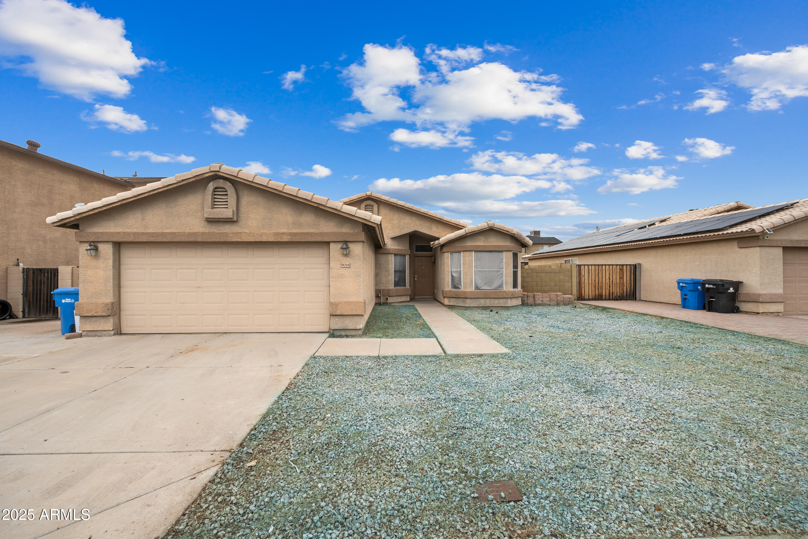 9018 W CAMBRIDGE Avenue