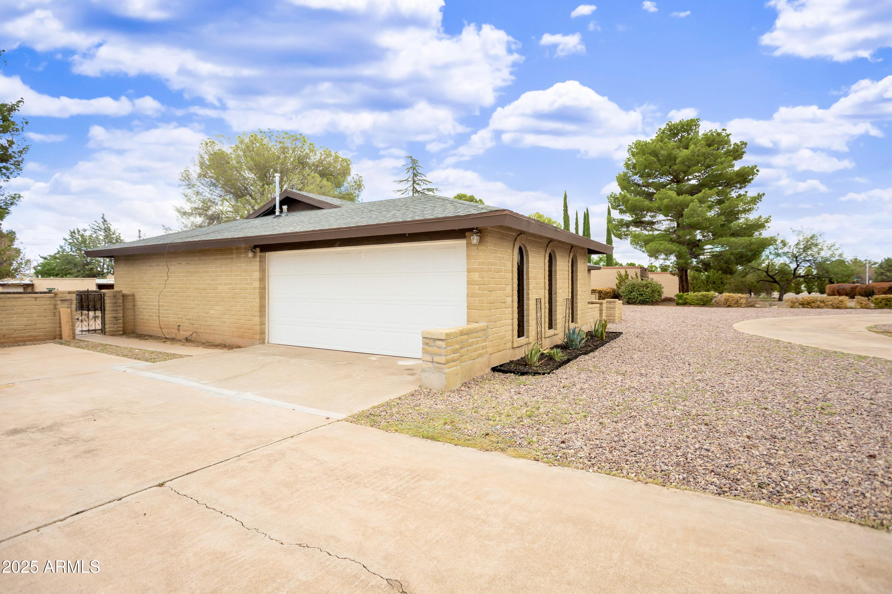 VILLAGE MEADOWS ESTATES - Residential