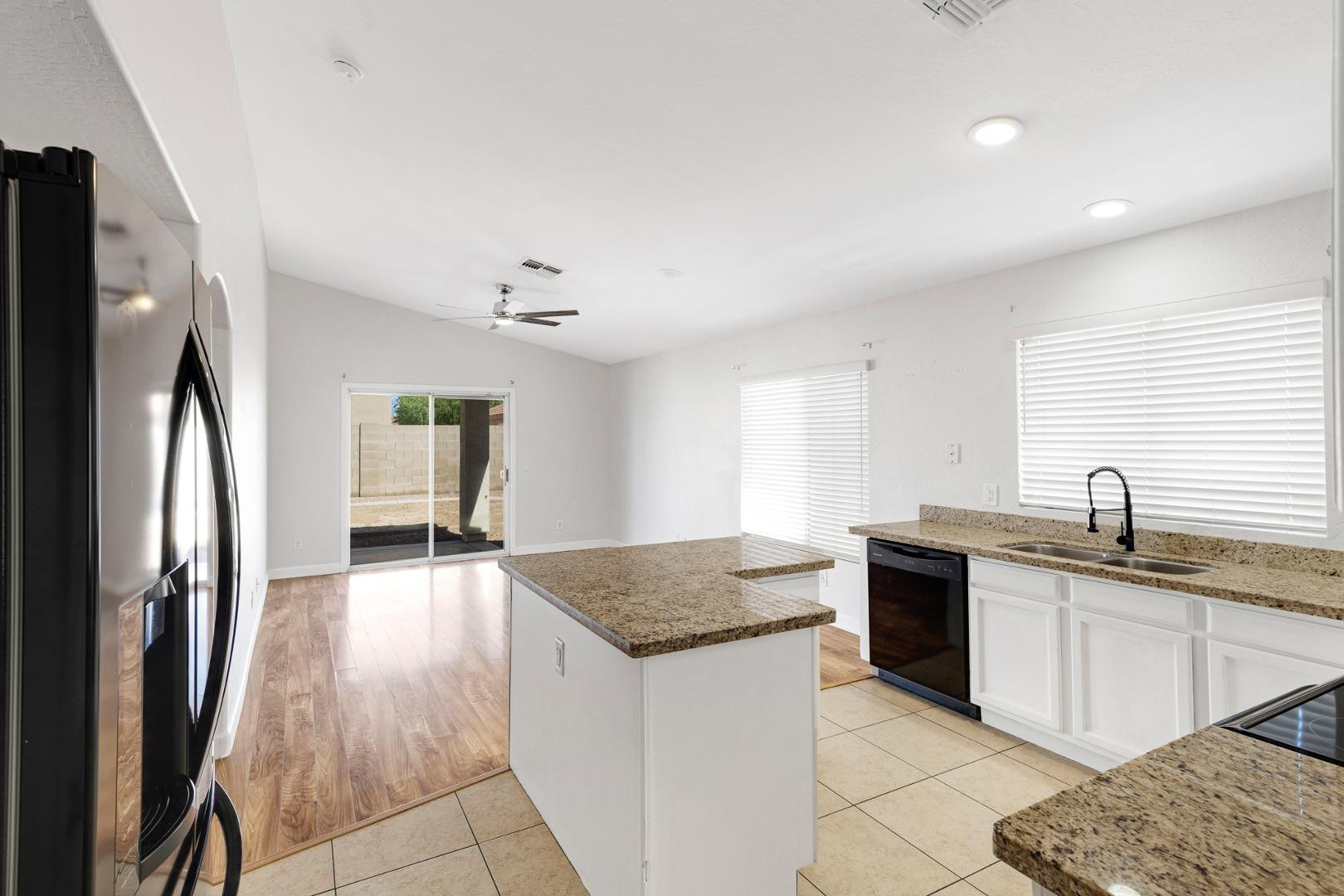 11518 W Paradise Drive