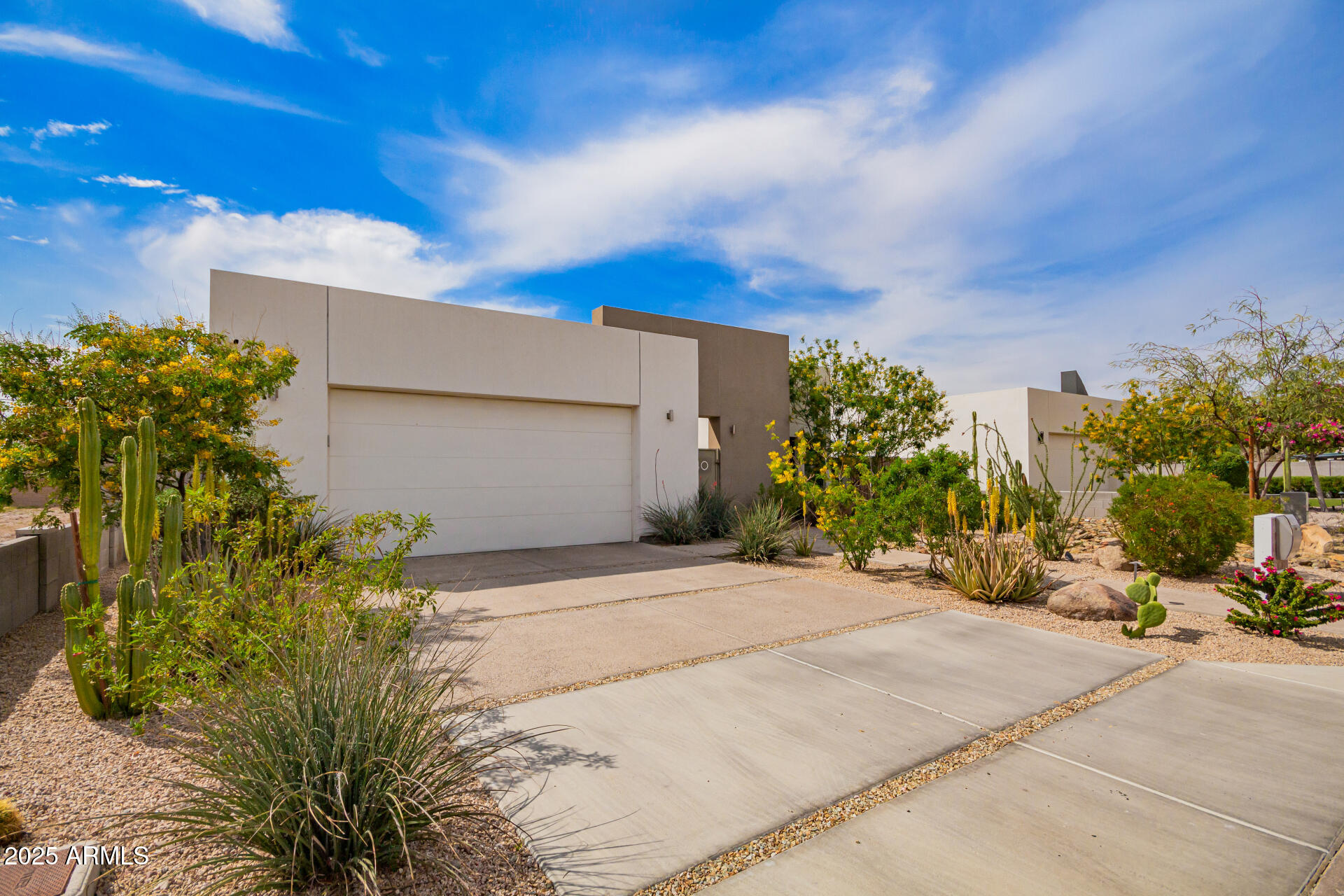 6840 N 13TH Place
