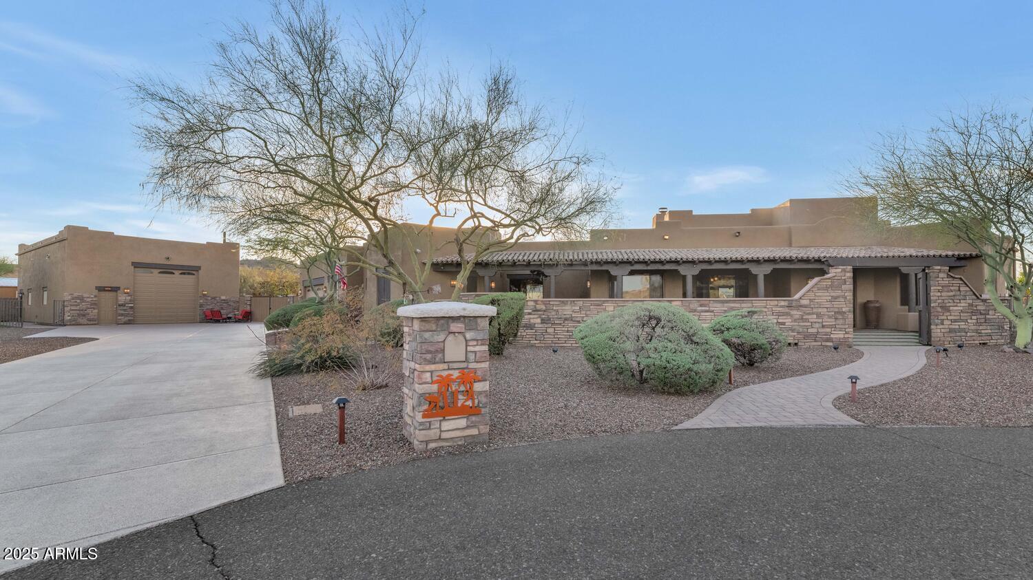 112 W SAGEBRUSH Drive