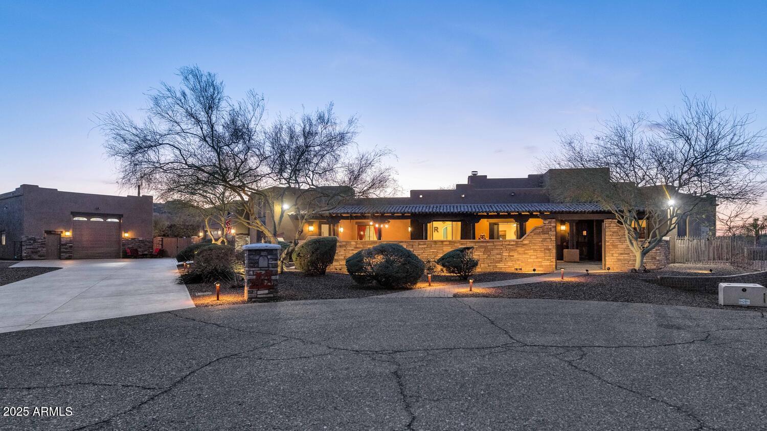 112 W SAGEBRUSH Drive