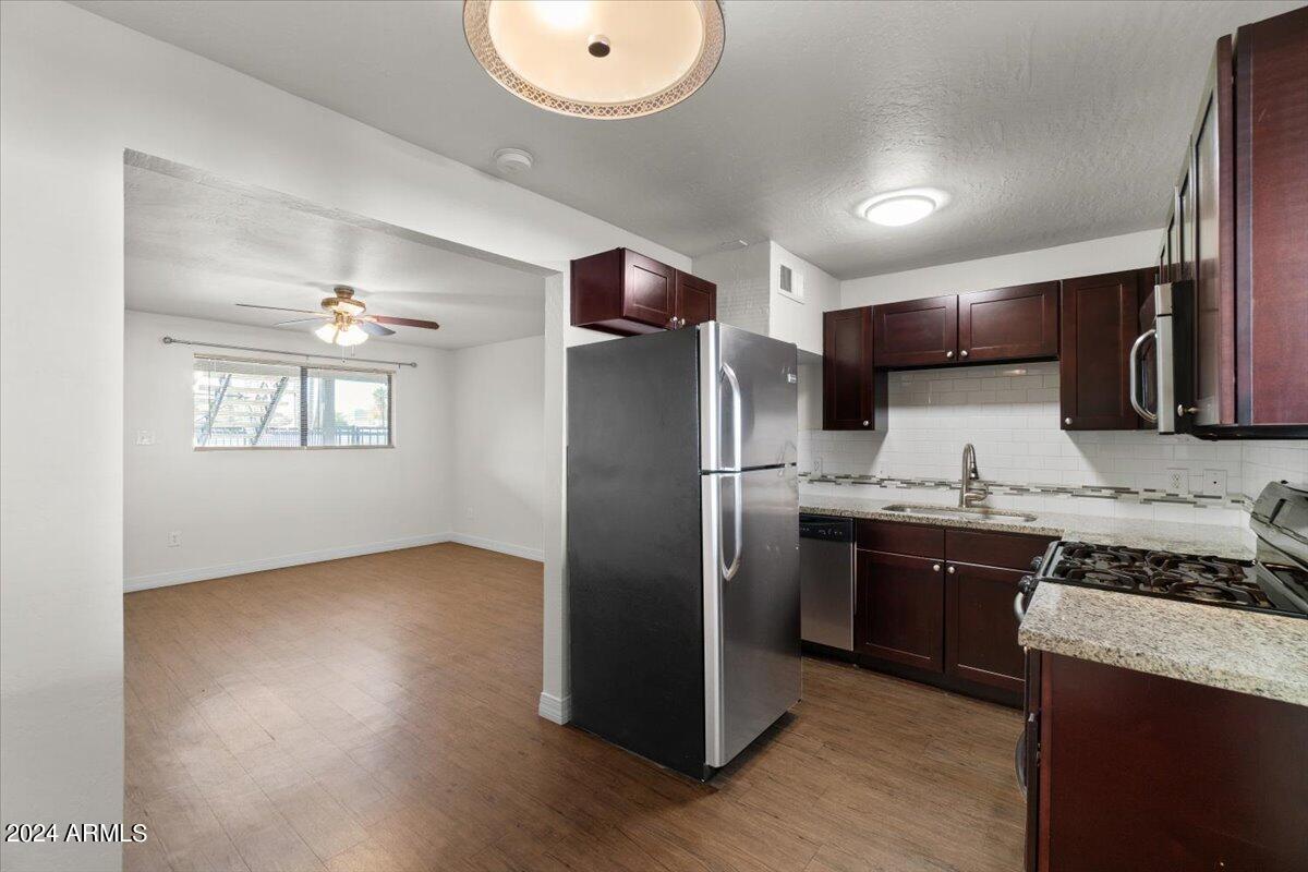 502 E MARIPOSA Street Apt 104