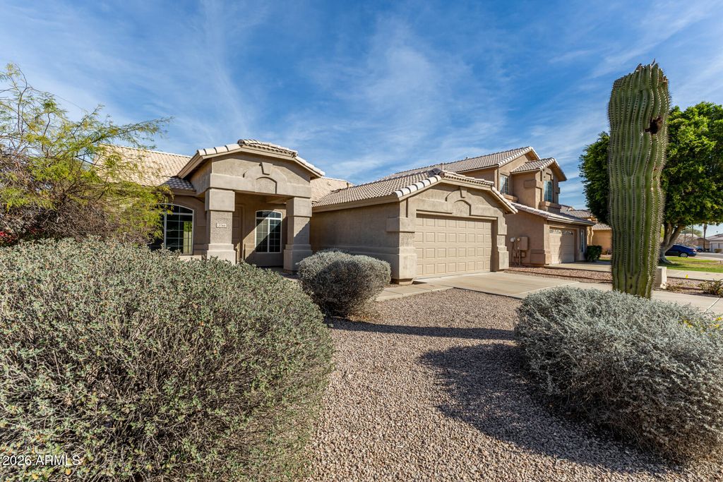 Photo of 13766 W Cambridge Avenue, Goodyear, AZ 85395 (MLS # 6988715)