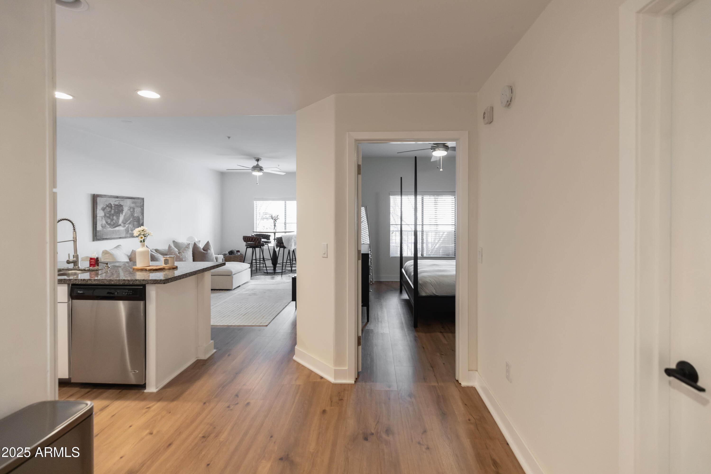5450 E DEER VALLEY Drive 1004