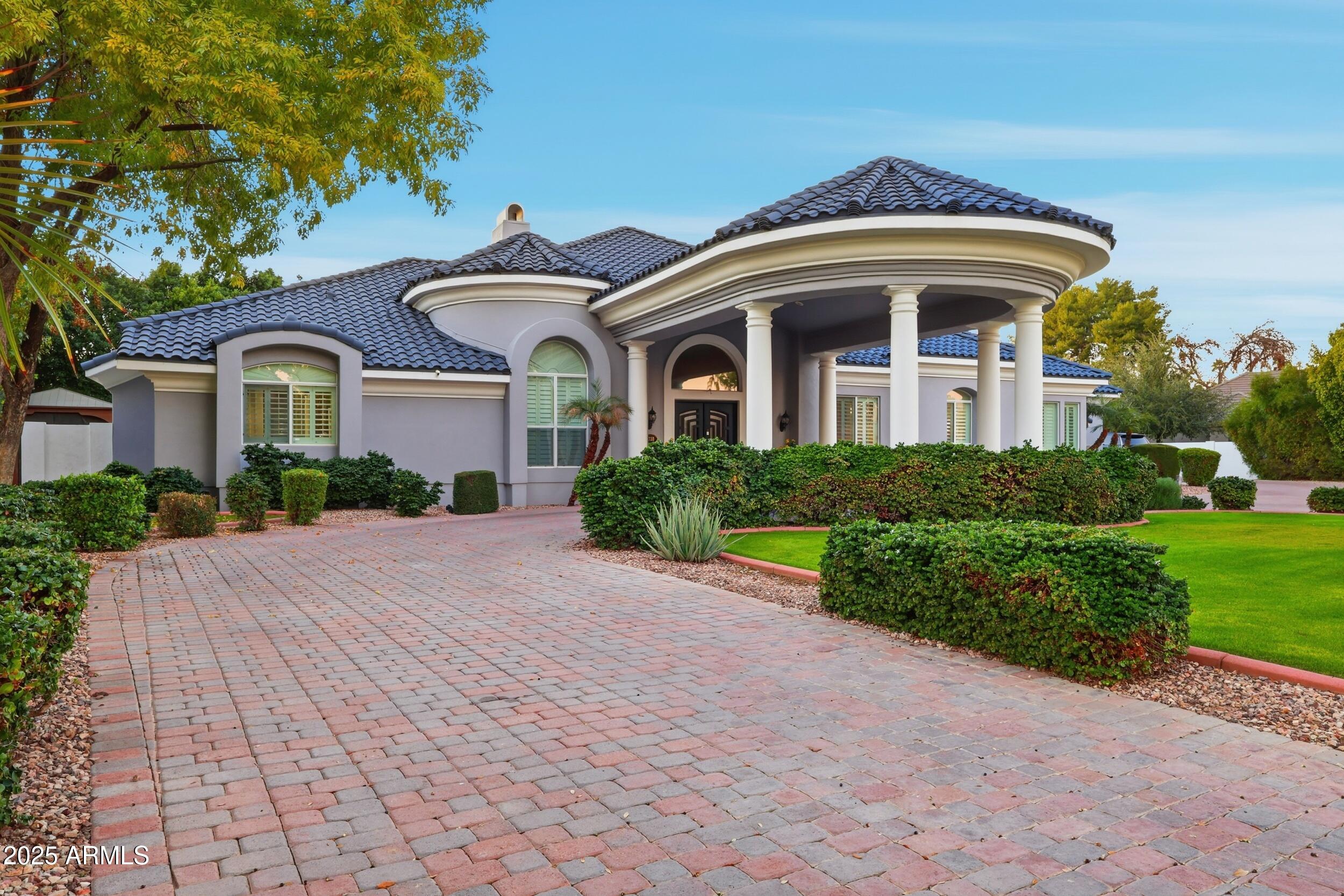 330 N CLOVERFIELD Circle