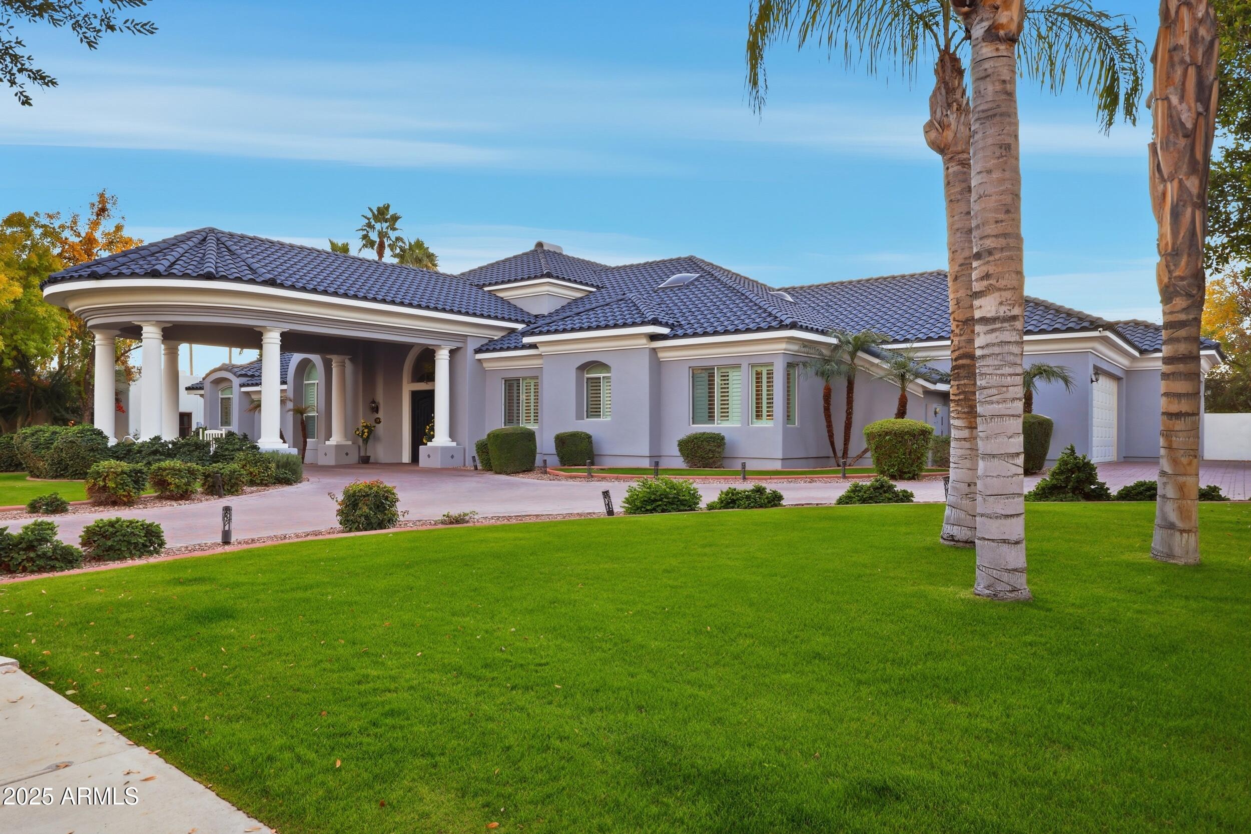 330 N CLOVERFIELD Circle