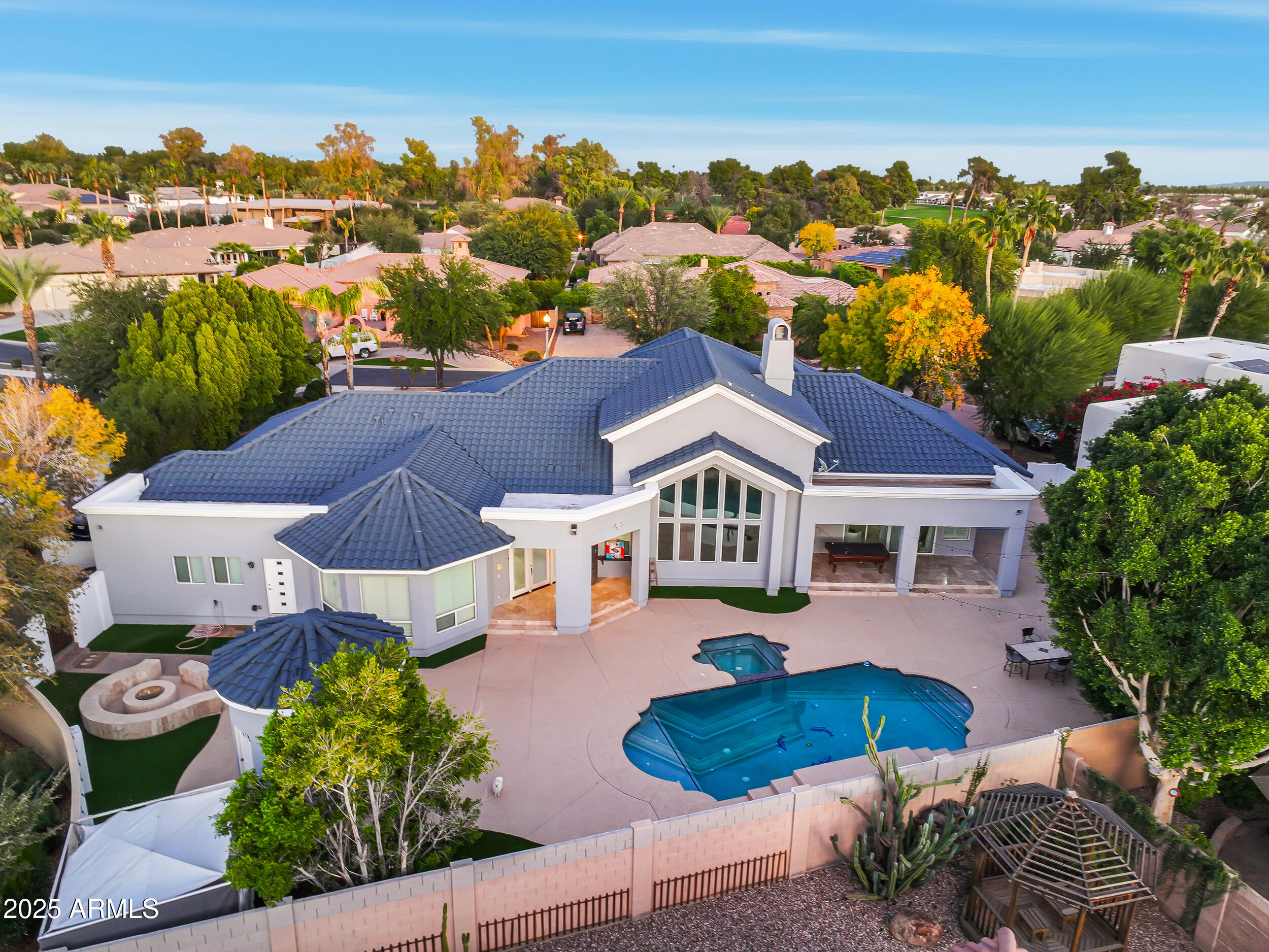 330 N CLOVERFIELD Circle