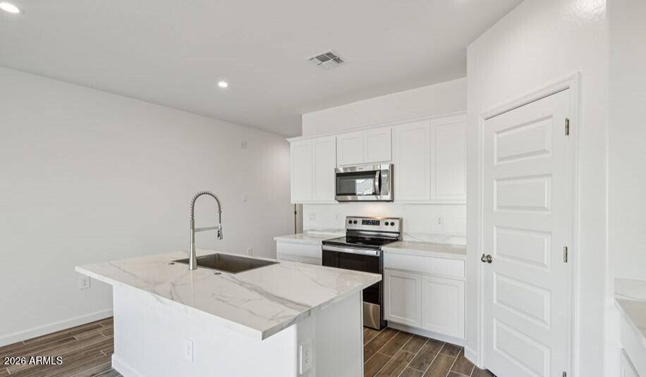 5845 E Rosina Dell Place