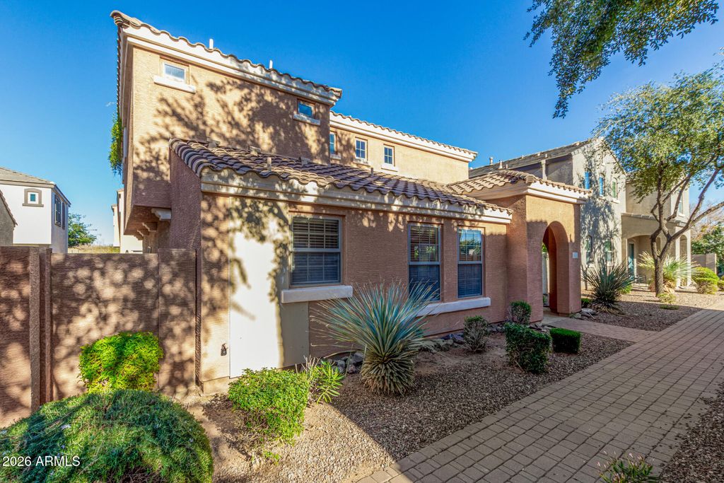 Photo of 1877 S Tucana Lane, Gilbert, AZ 85295 (MLS # 6971349)