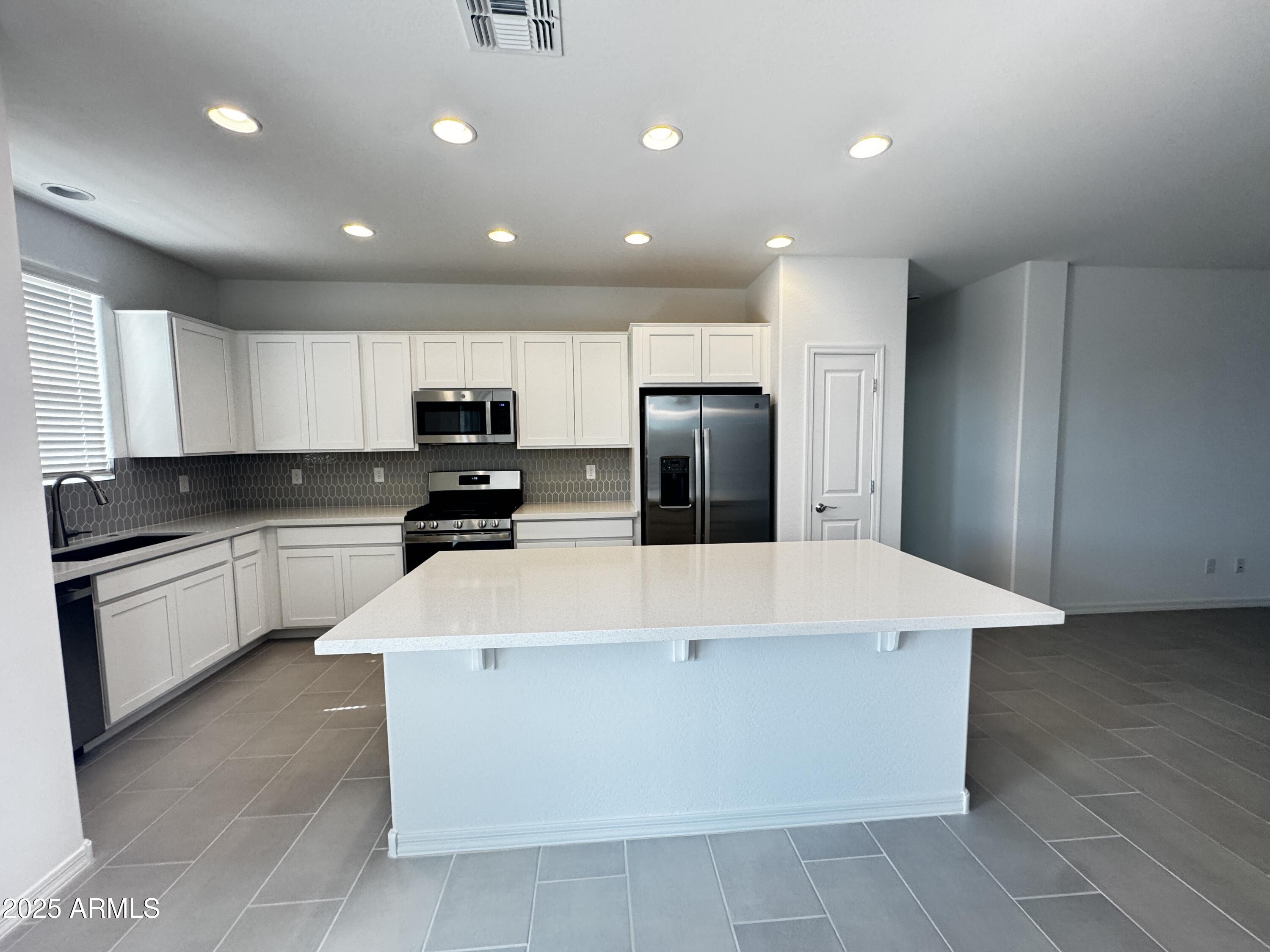 9961 W Mitchell Avenue