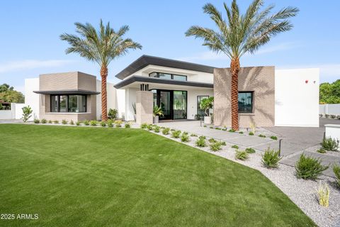 Photo of 5538 E Lafayette Boulevard, Phoenix, AZ 85018 (MLS # 6909905)