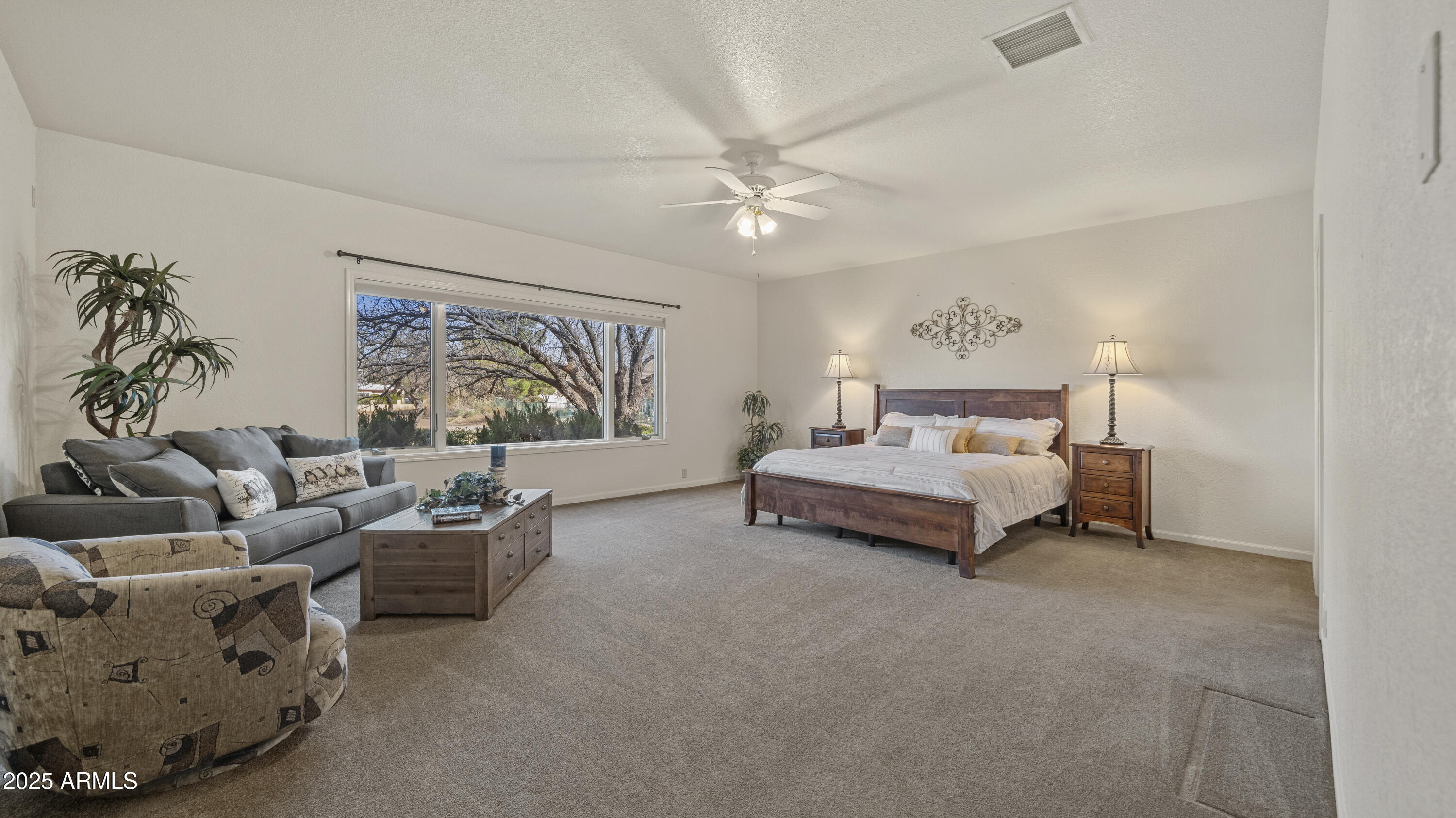 3033 GLENVIEW Drive
