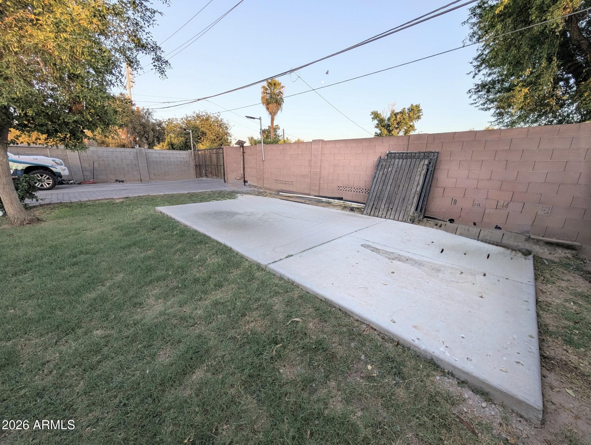 5913 W GARDENIA Avenue
