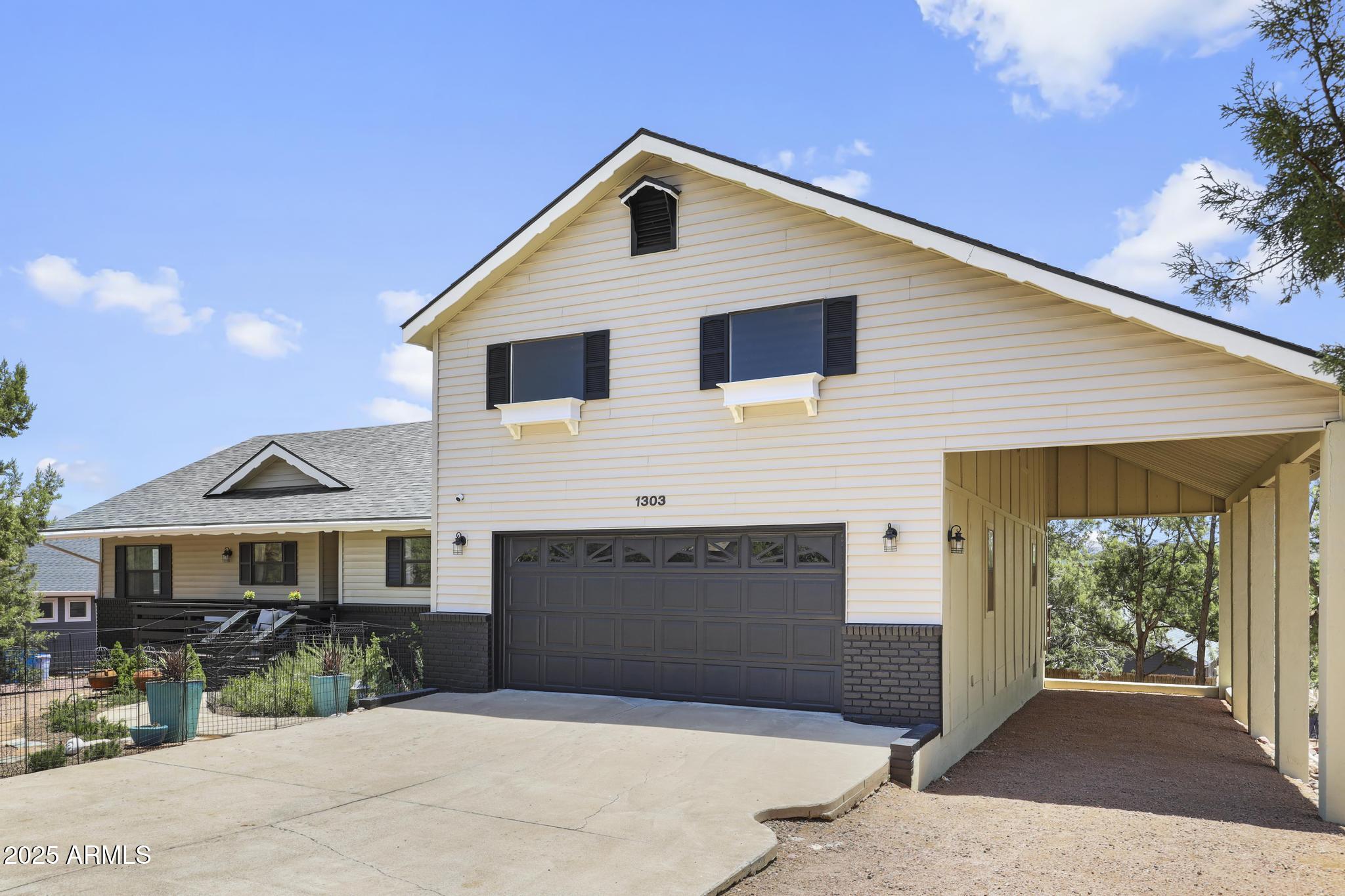 1303 N Sunshine Lane