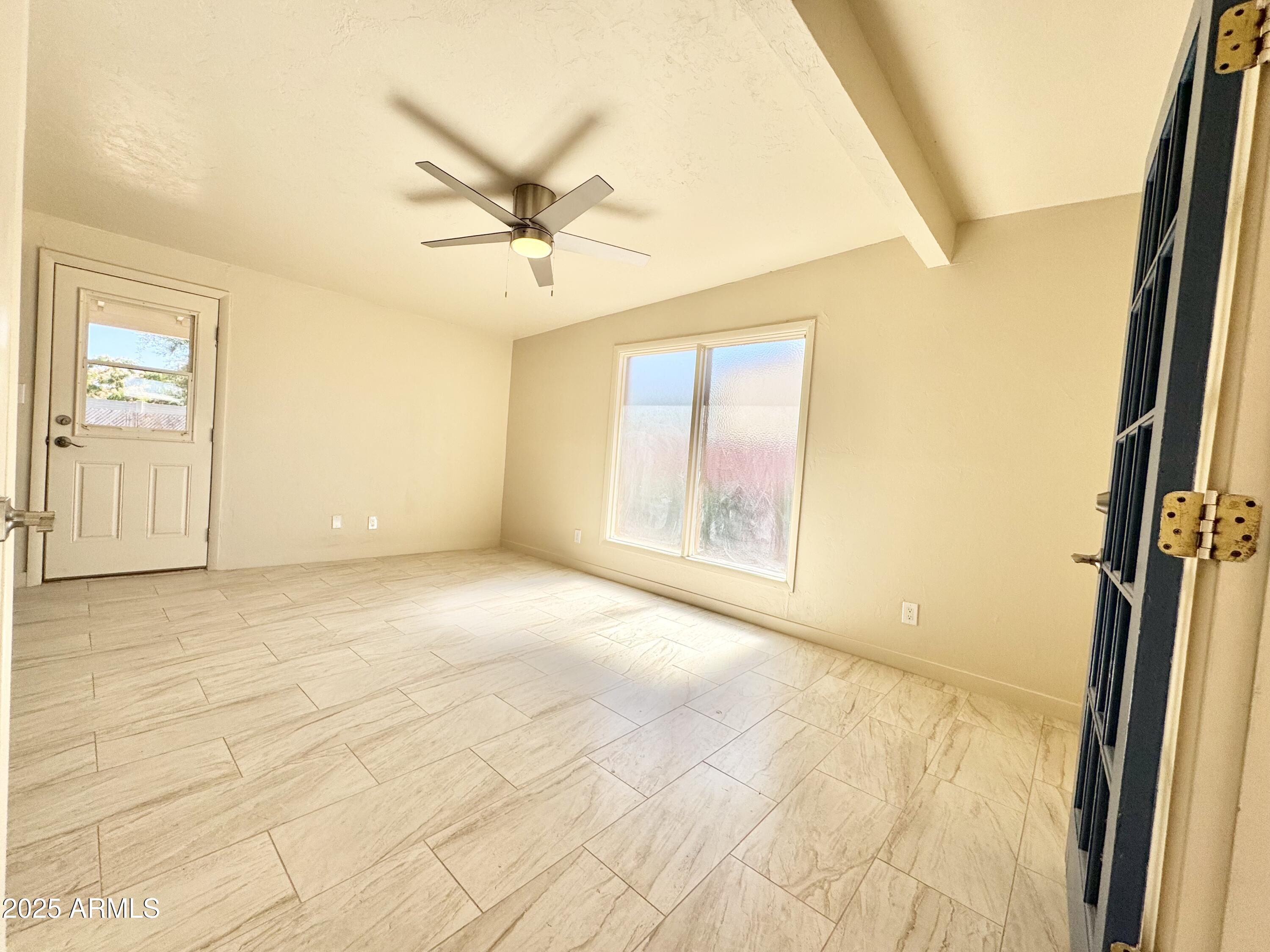 3048 MEADOWLARK Drive