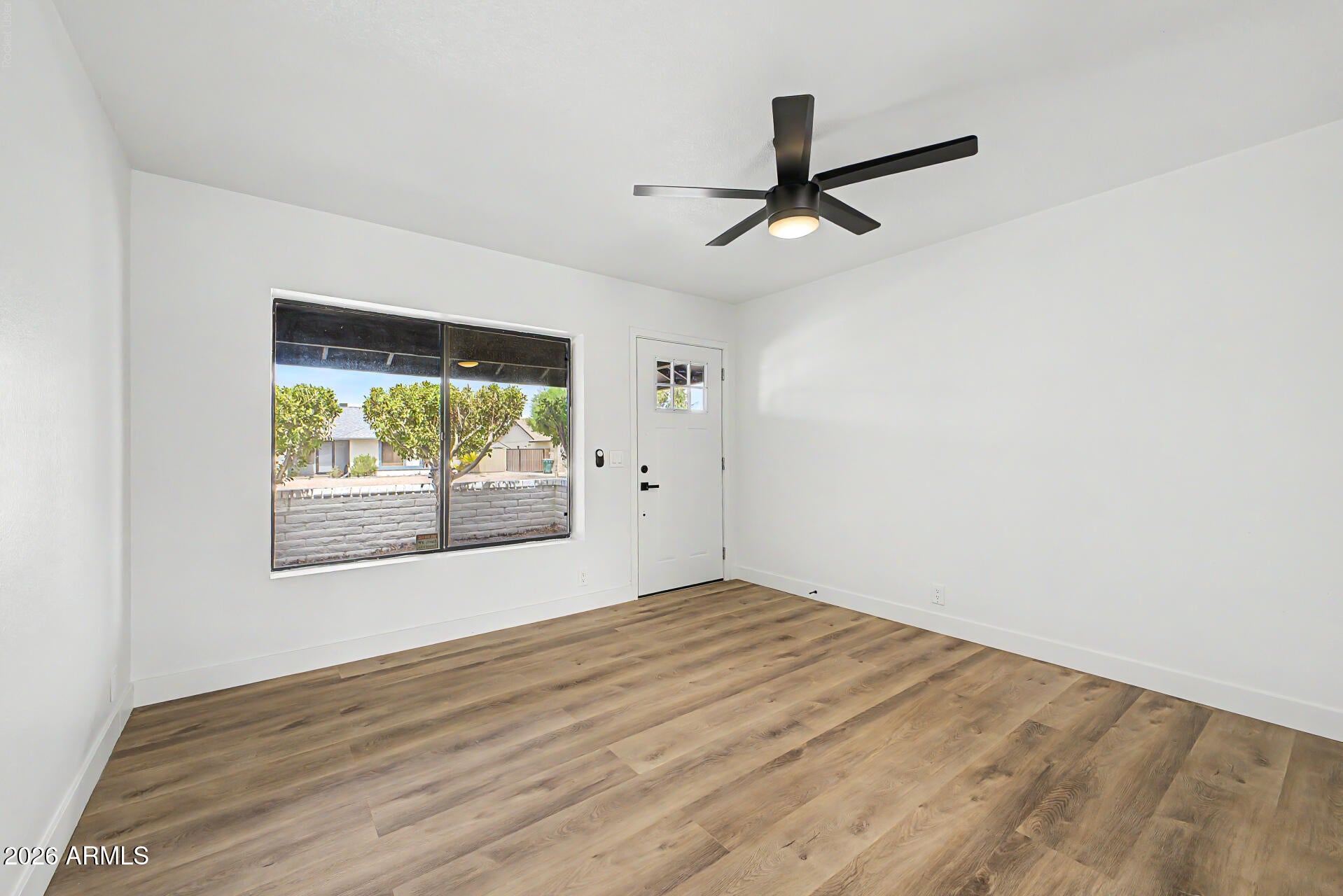 711 W STRAHAN Drive