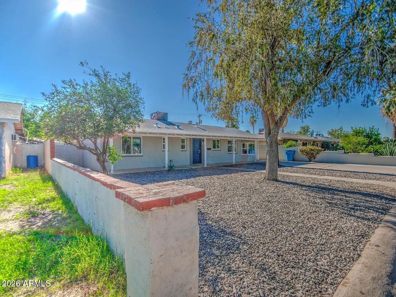 3317 W MONTECITO Avenue