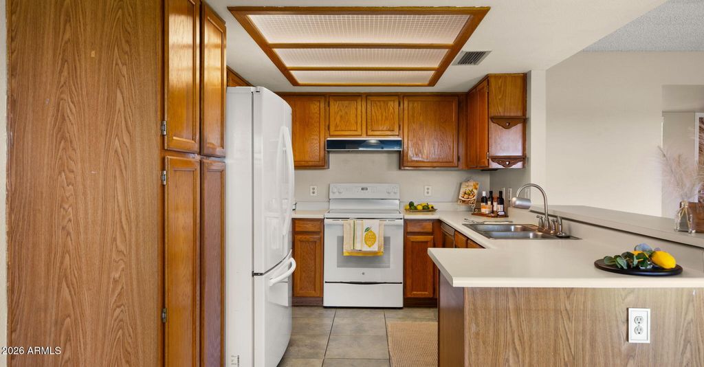 Photo of 9425 W Mcrae Way, Peoria, AZ 85382 (MLS # 6991844)