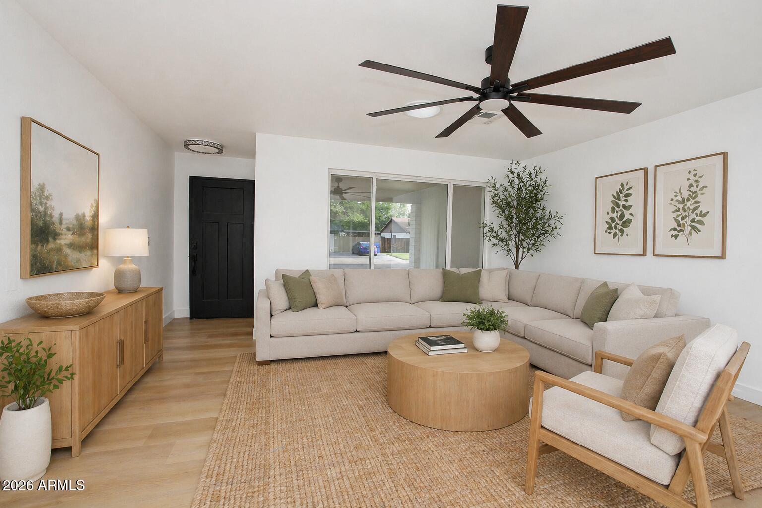 2142 W KERRY Lane
