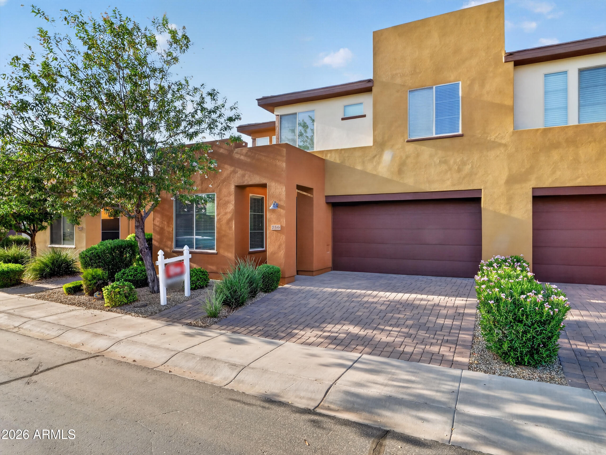 756 E VERDE Boulevard