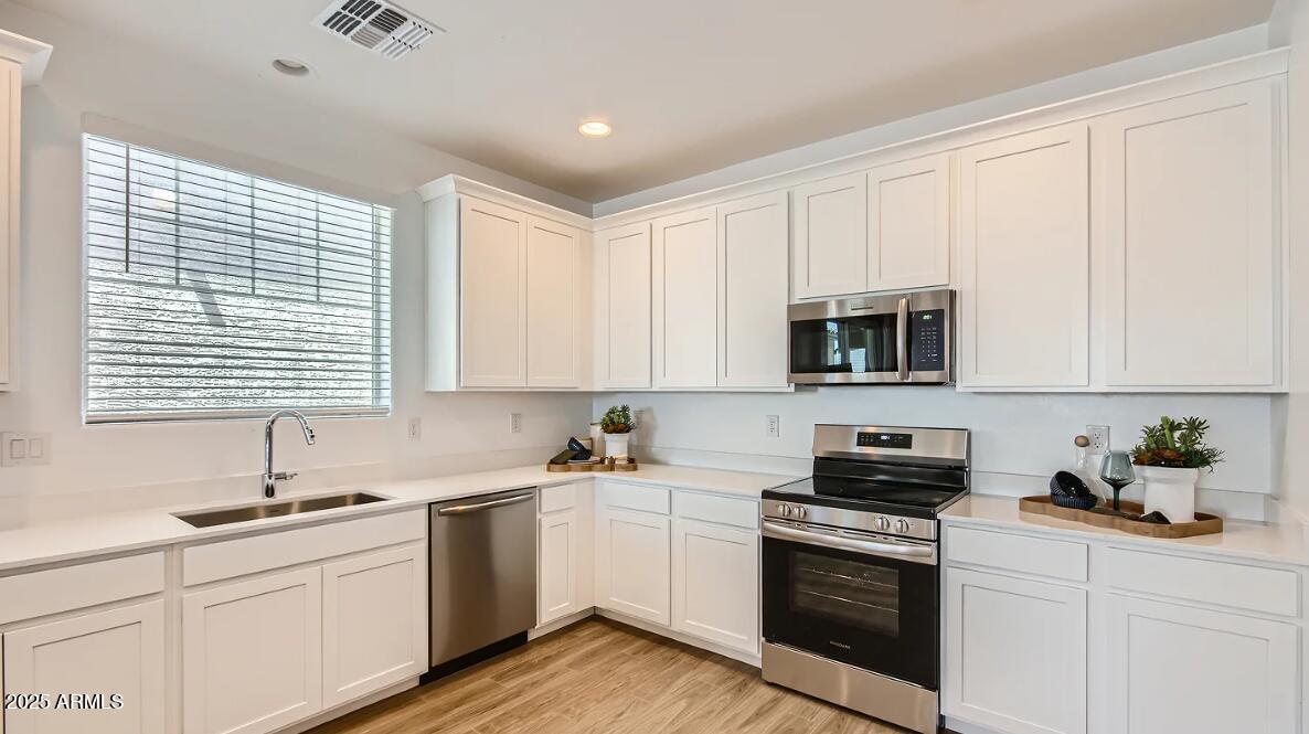 16429 W WEEPING WILLOW Road