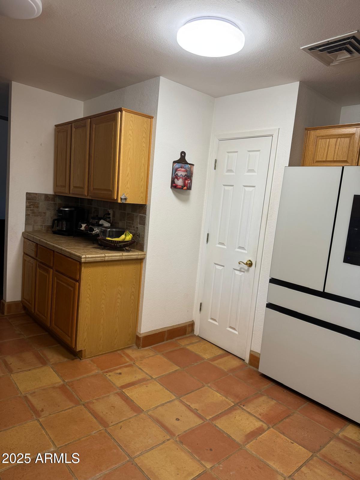 50113 W MOCKINGBIRD Lane