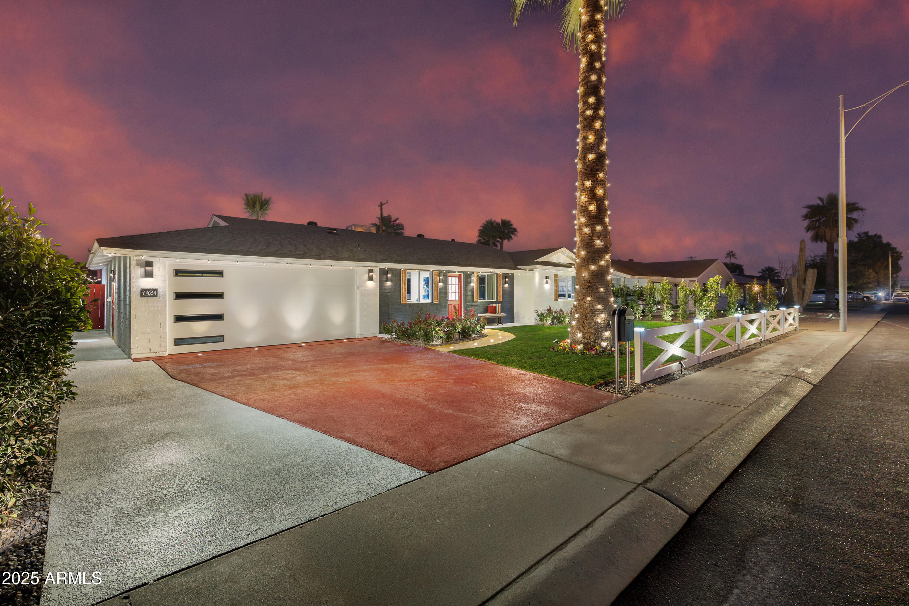 7424 E CAMBRIDGE Avenue