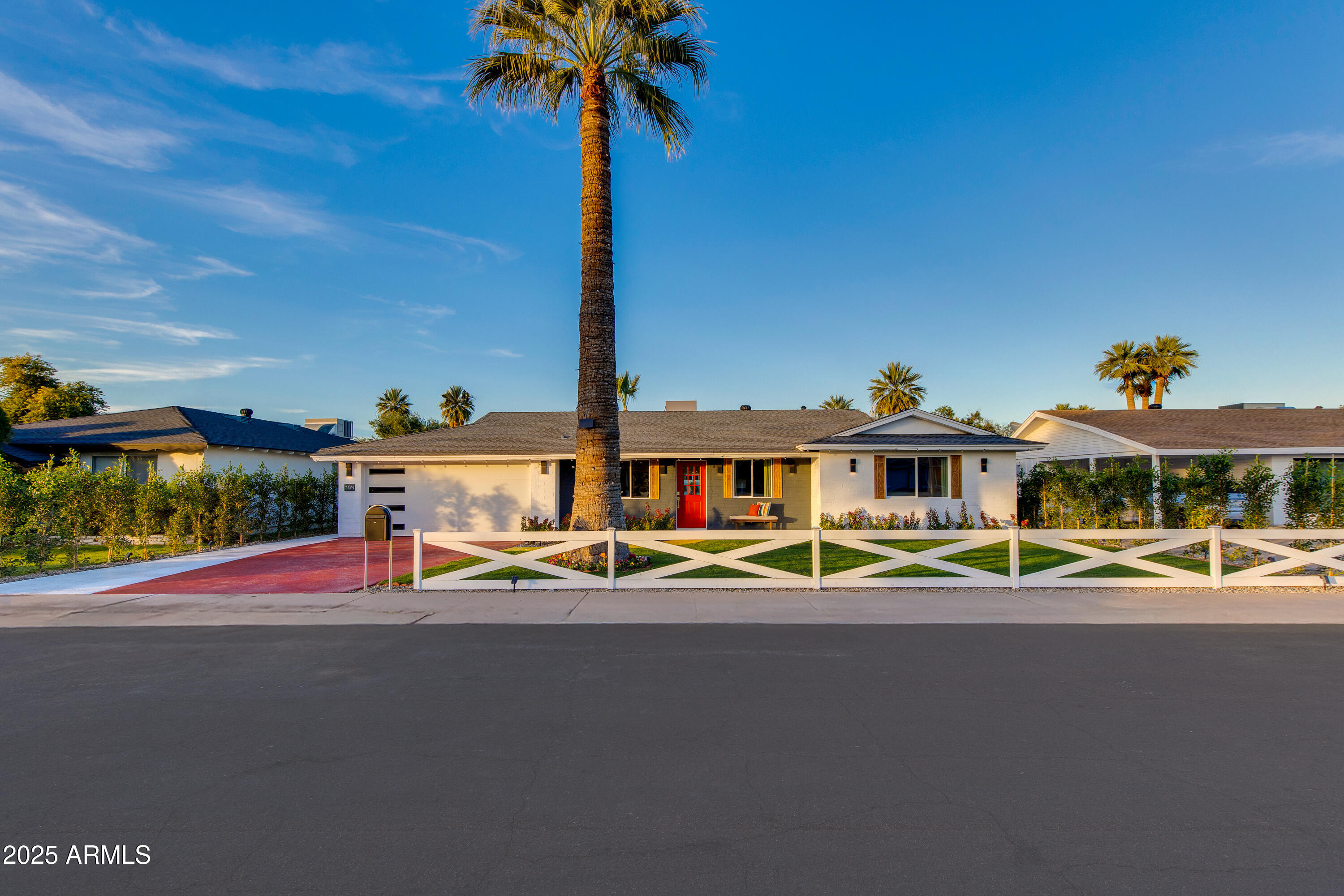 7424 E CAMBRIDGE Avenue