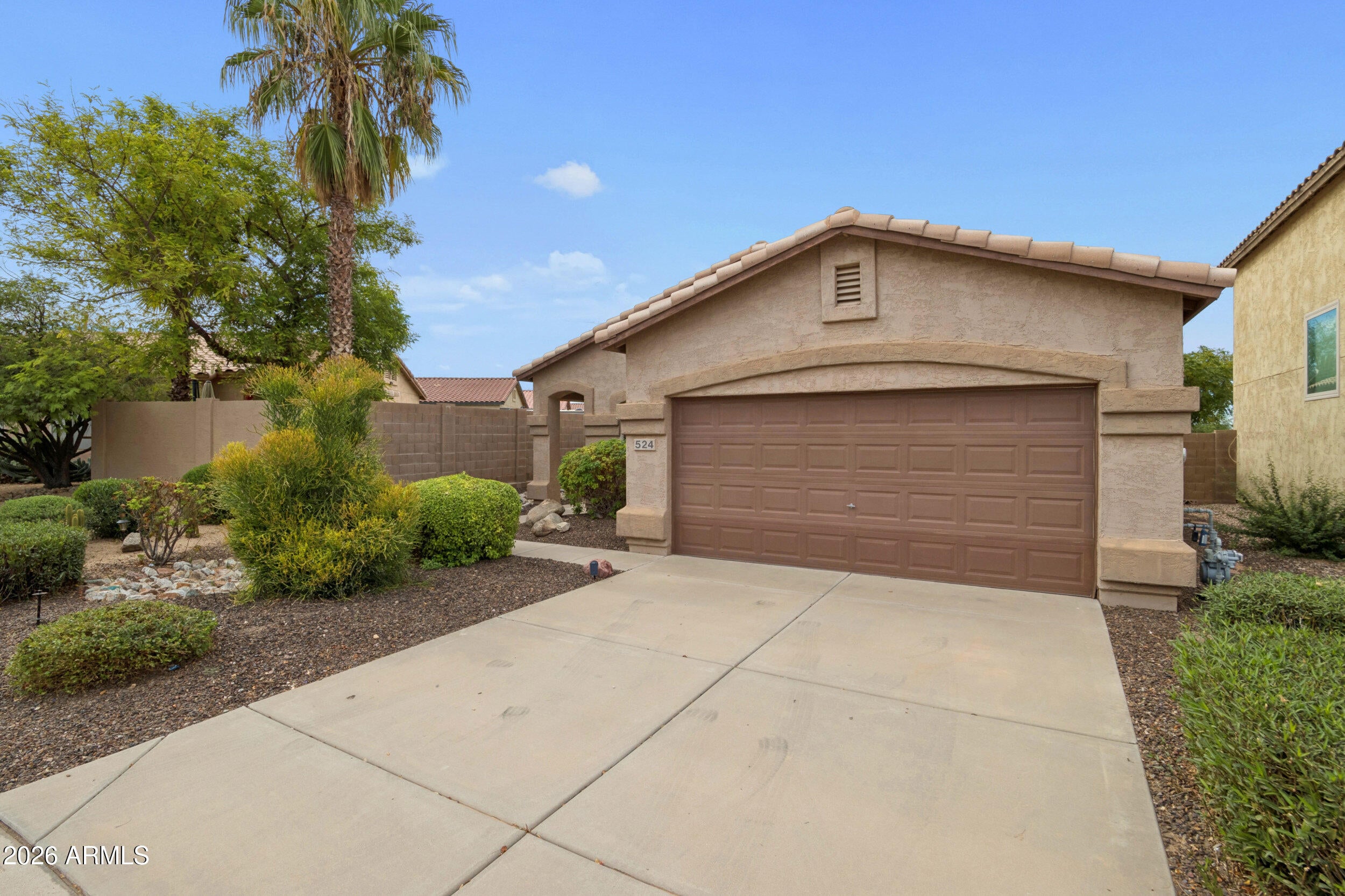 524 E RED ROCK Trail