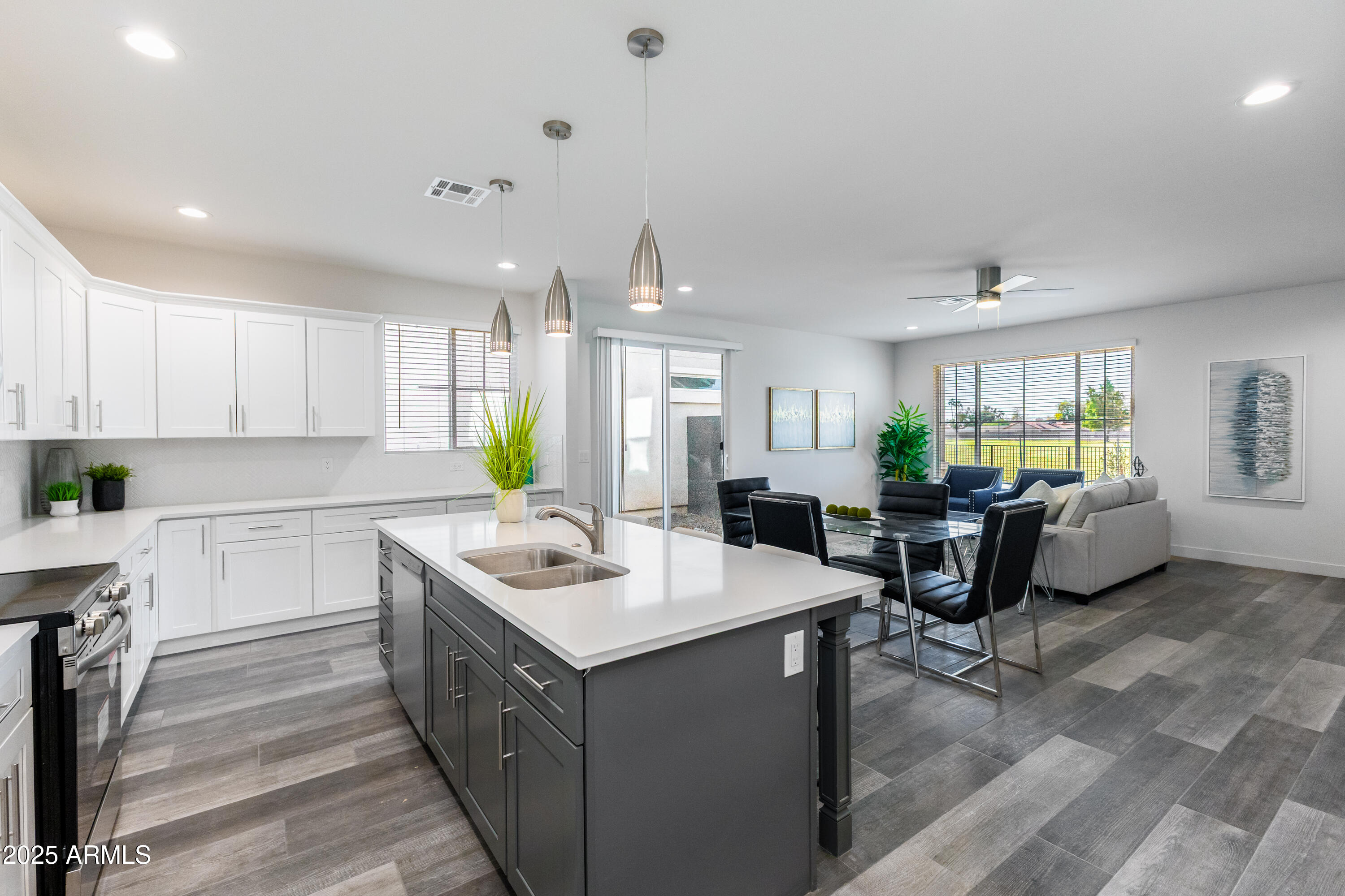 482 S SOHO Lane 3