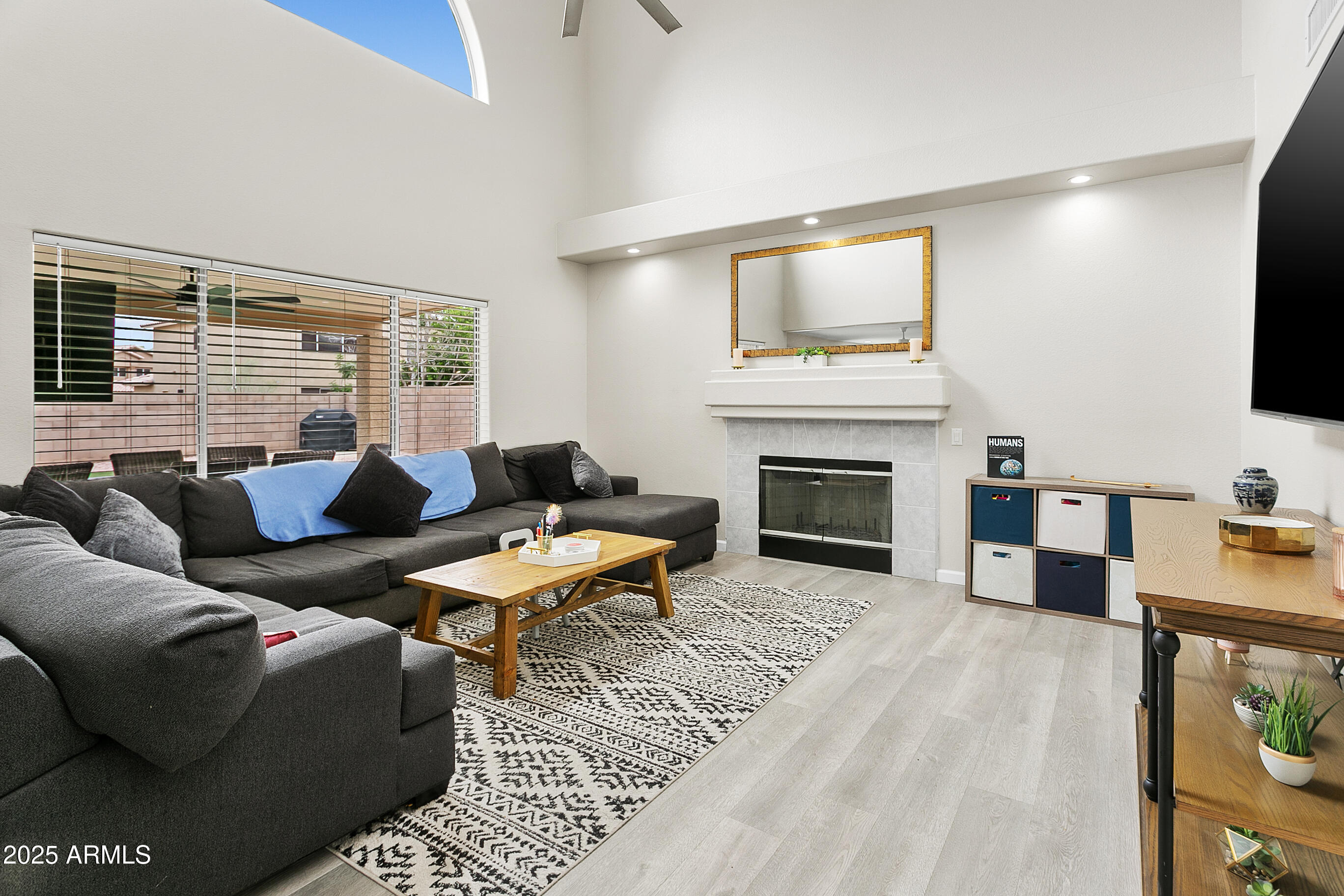 3126 W STEPHENS Place