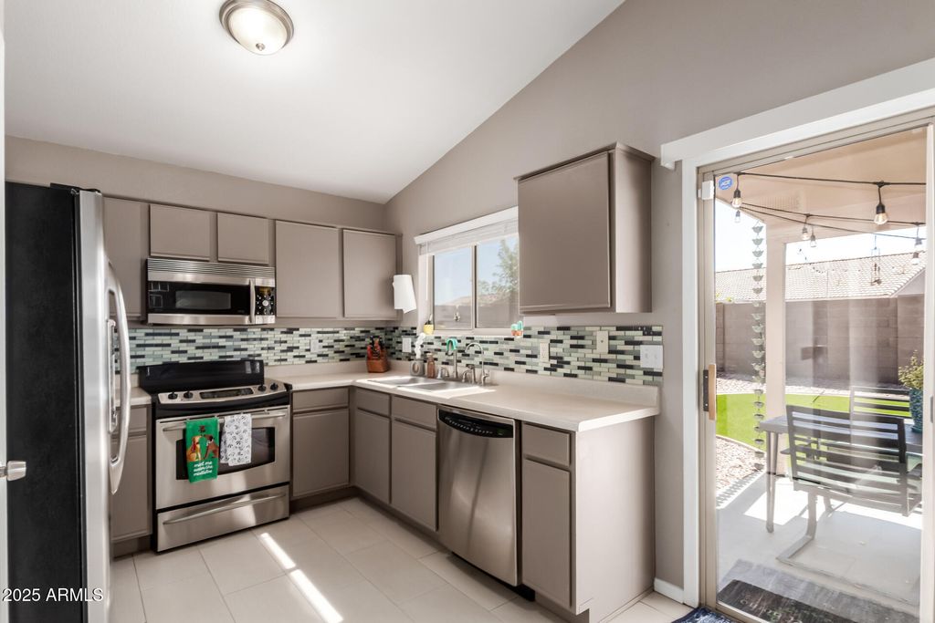 Photo of 9331 W Runion Drive, Peoria, AZ 85382 (MLS # 6927607)