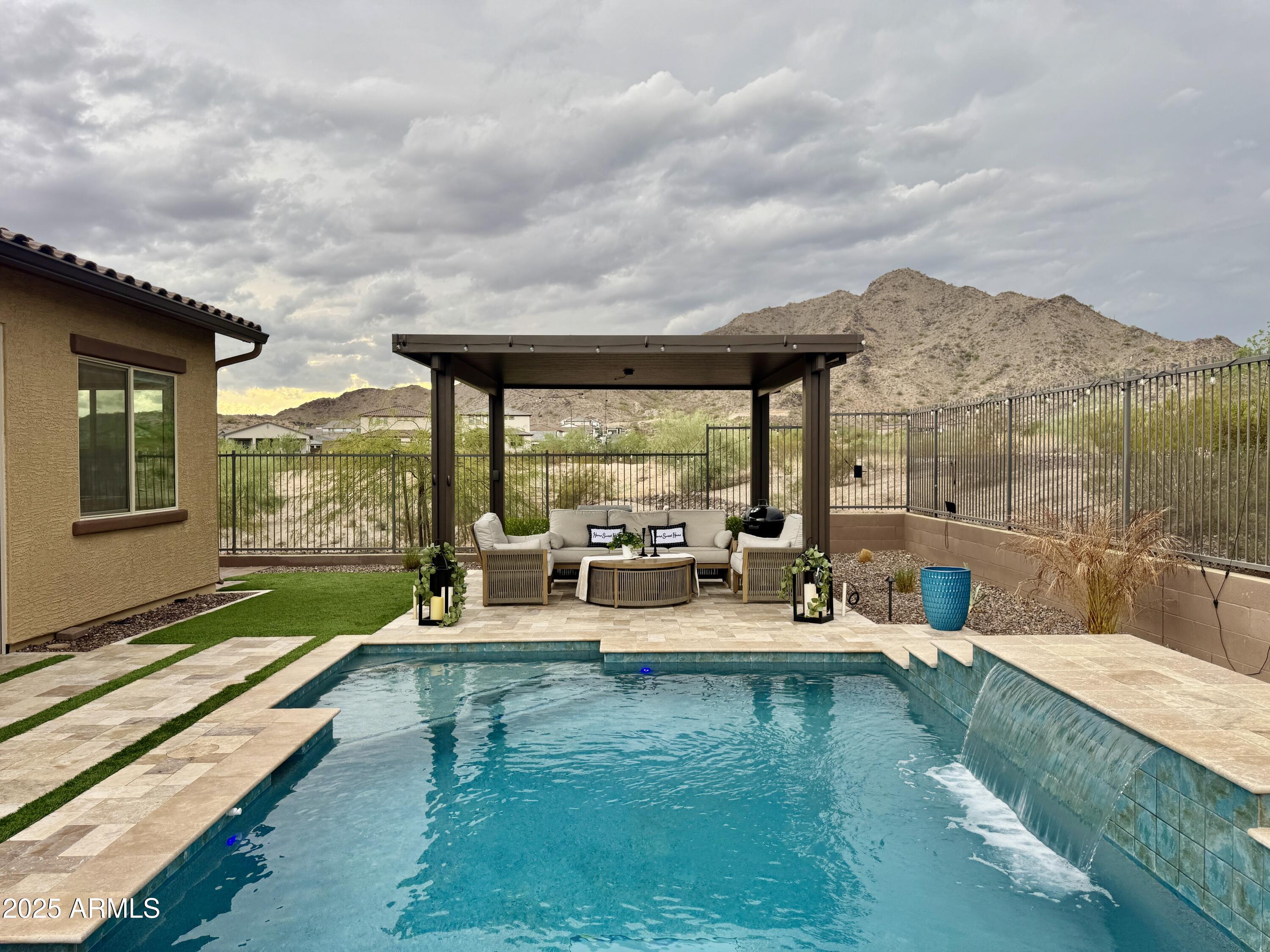 21198 W EDGEMONT Avenue