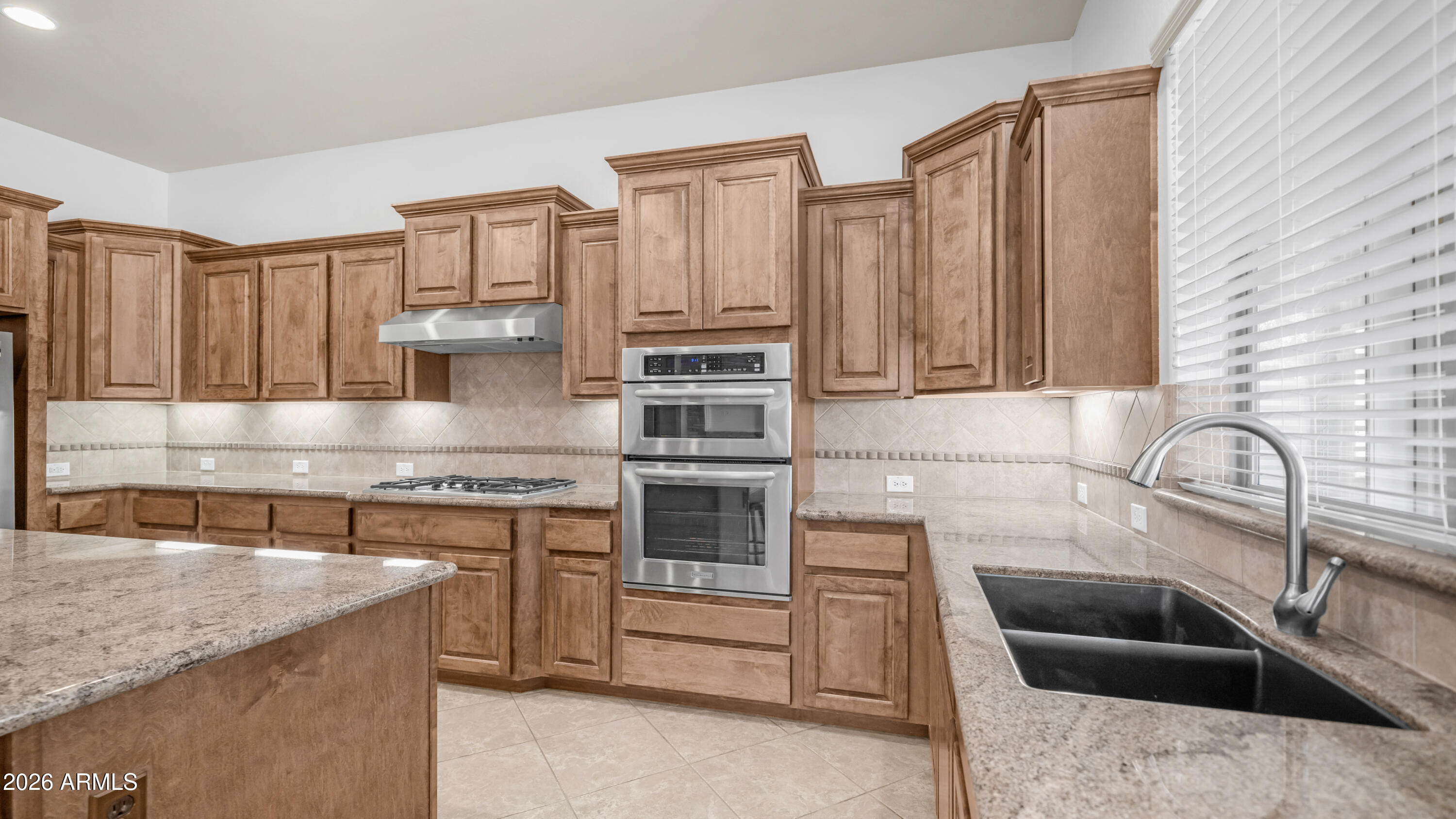 1606 W SILENTCOVE Lane