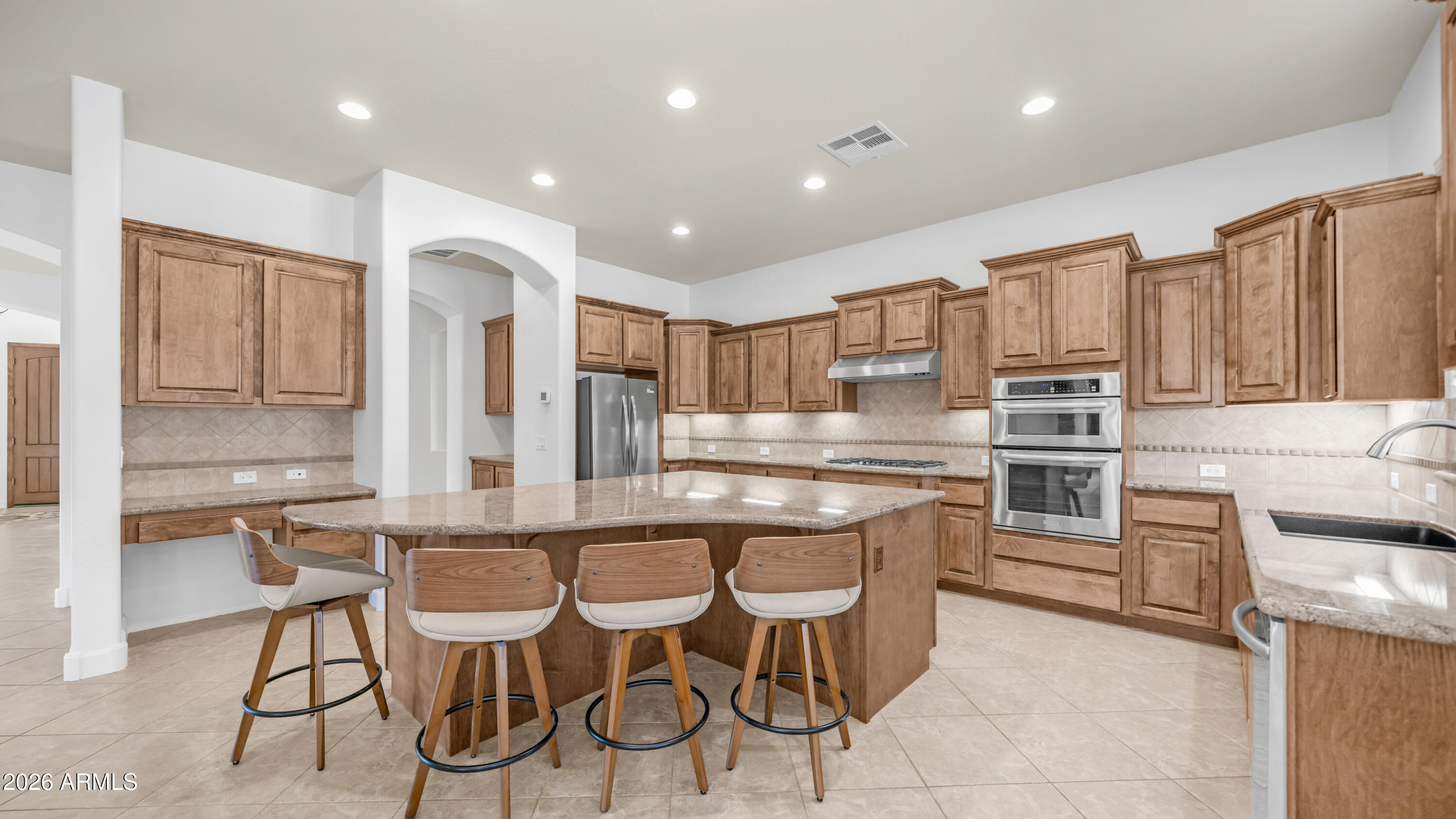 1606 W SILENTCOVE Lane