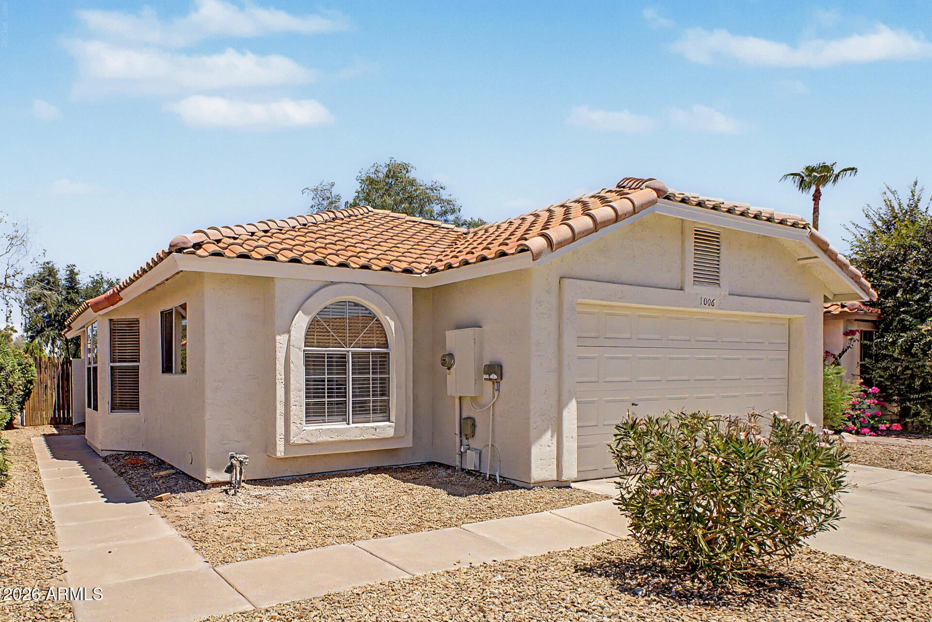 1006 W REDONDO Drive