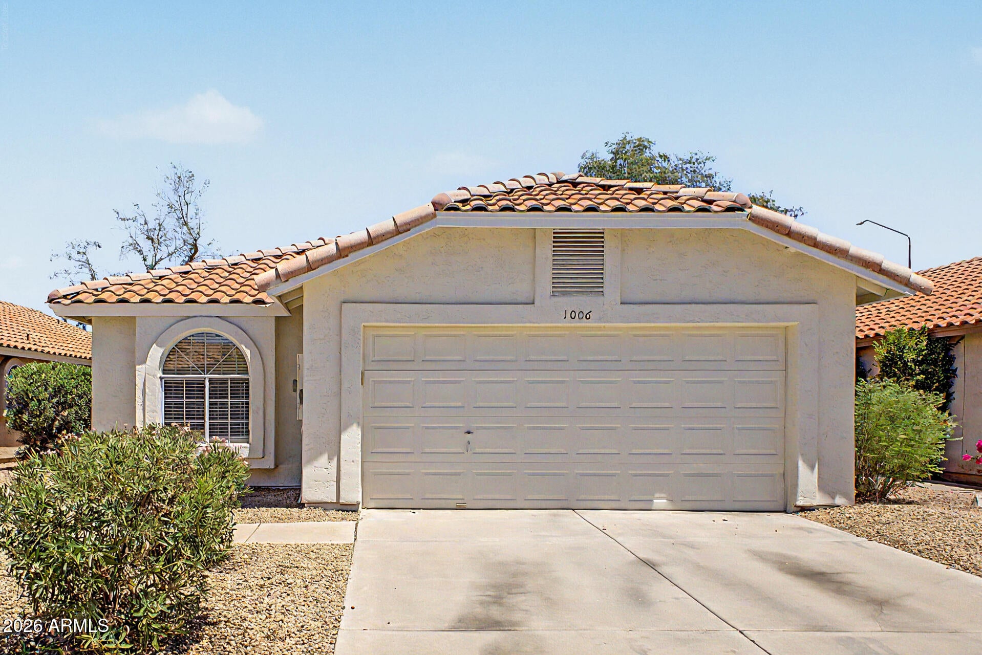 1006 W REDONDO Drive