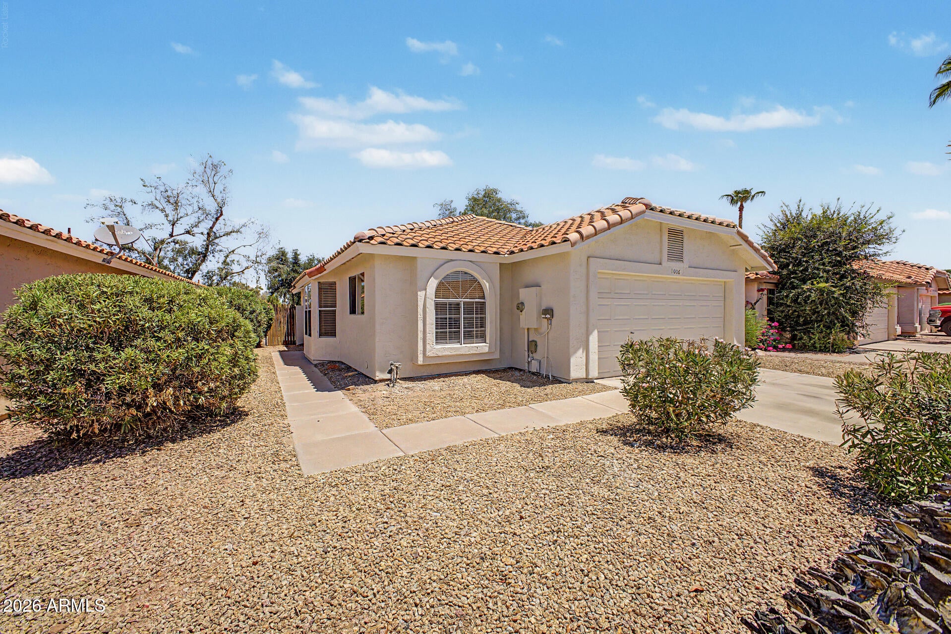 1006 W REDONDO Drive