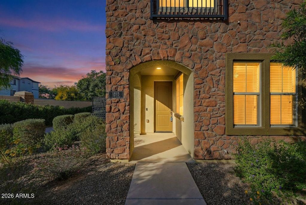 Photo of 1815 E Frye Road #102, Gilbert, AZ 85295 (MLS # 6976150)