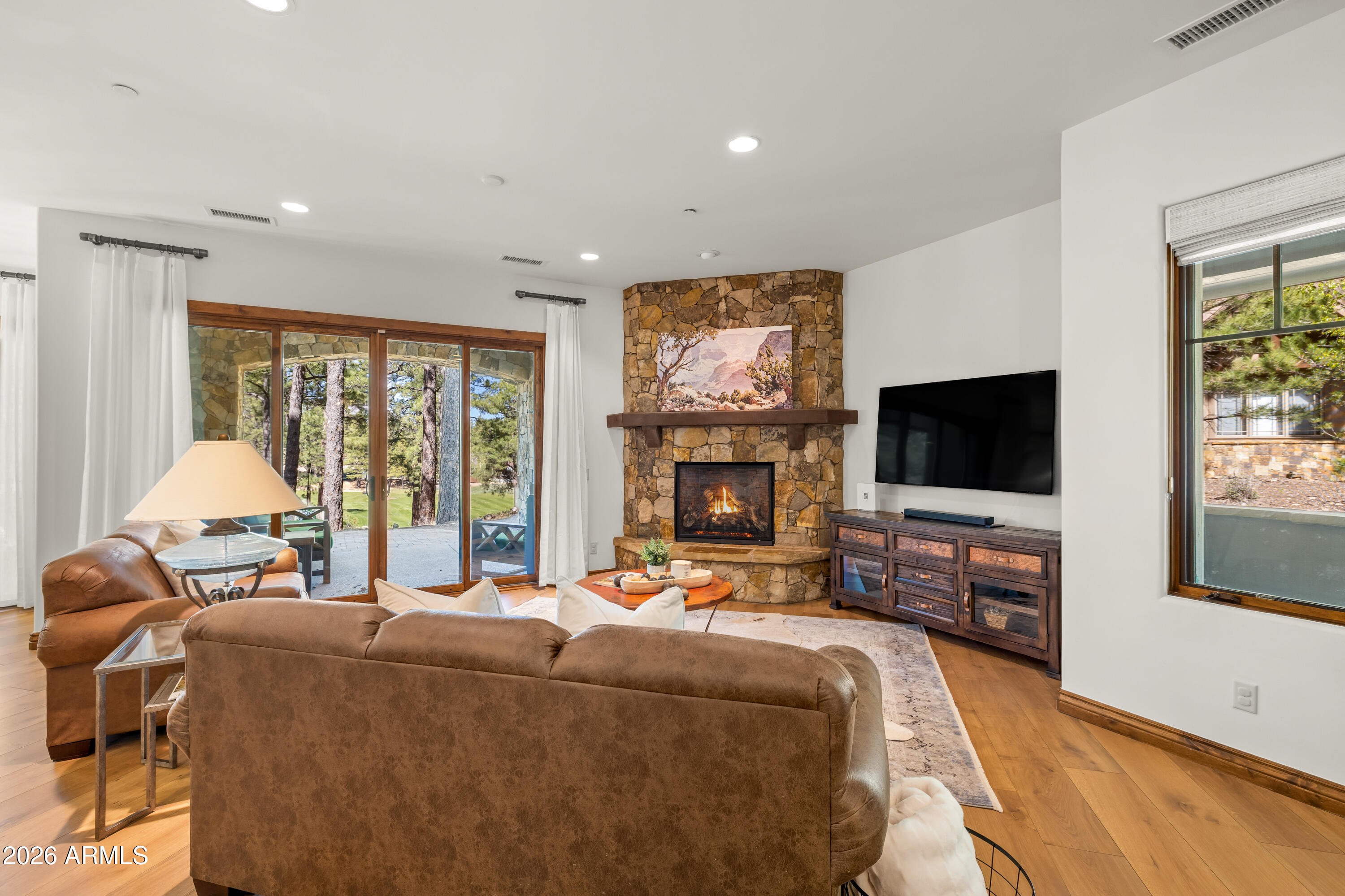 Flagstaff, Arizona, 86005, United States, 3 Bedrooms Bedrooms, ,2 BathroomsBathrooms,Residential,Active,2041374