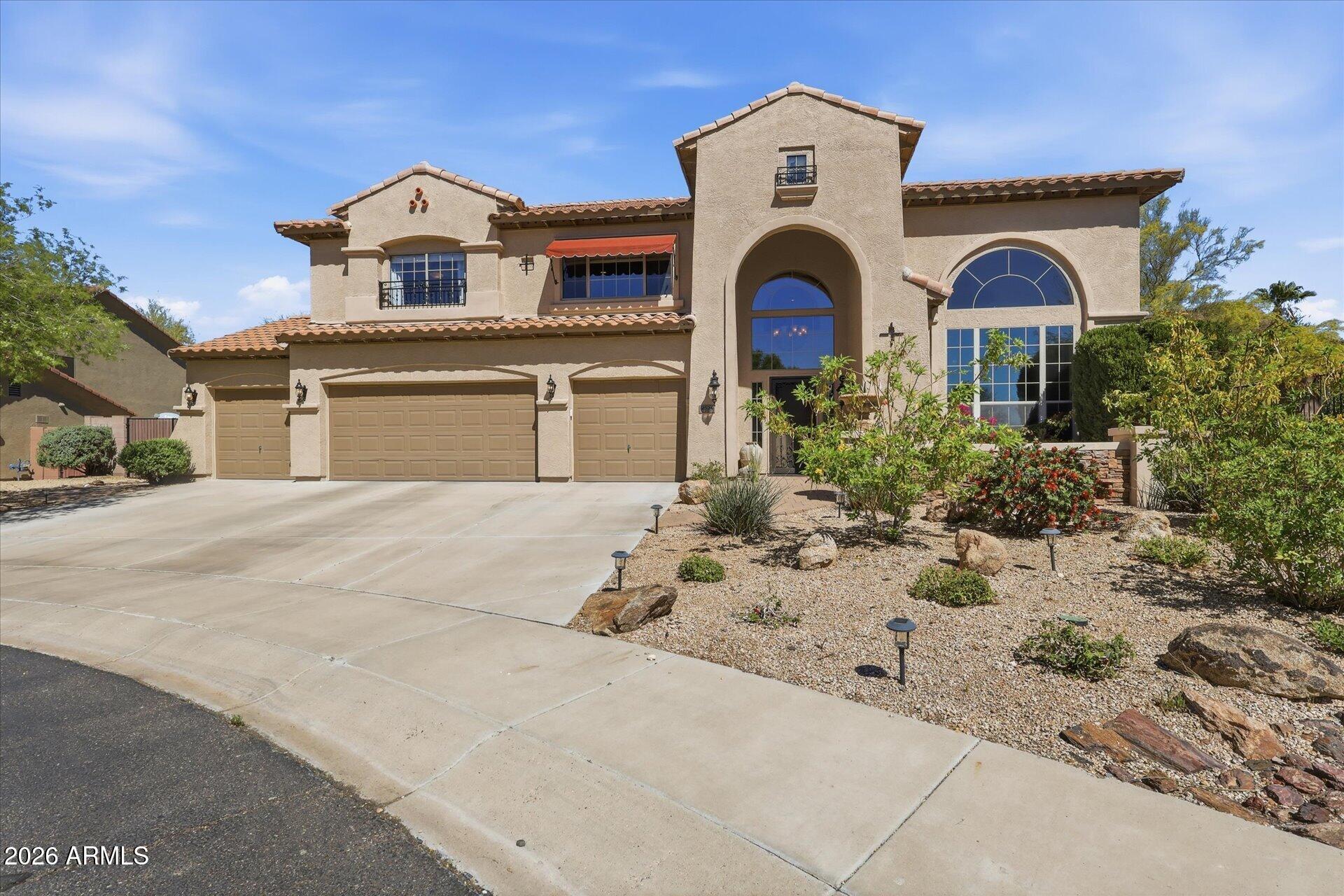 2324 W ZENITH Lane