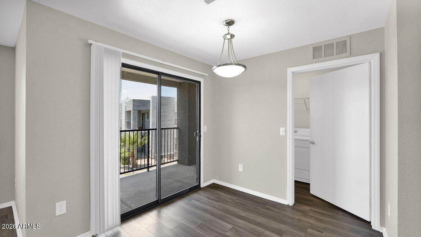 5611 S 32nd Street 1