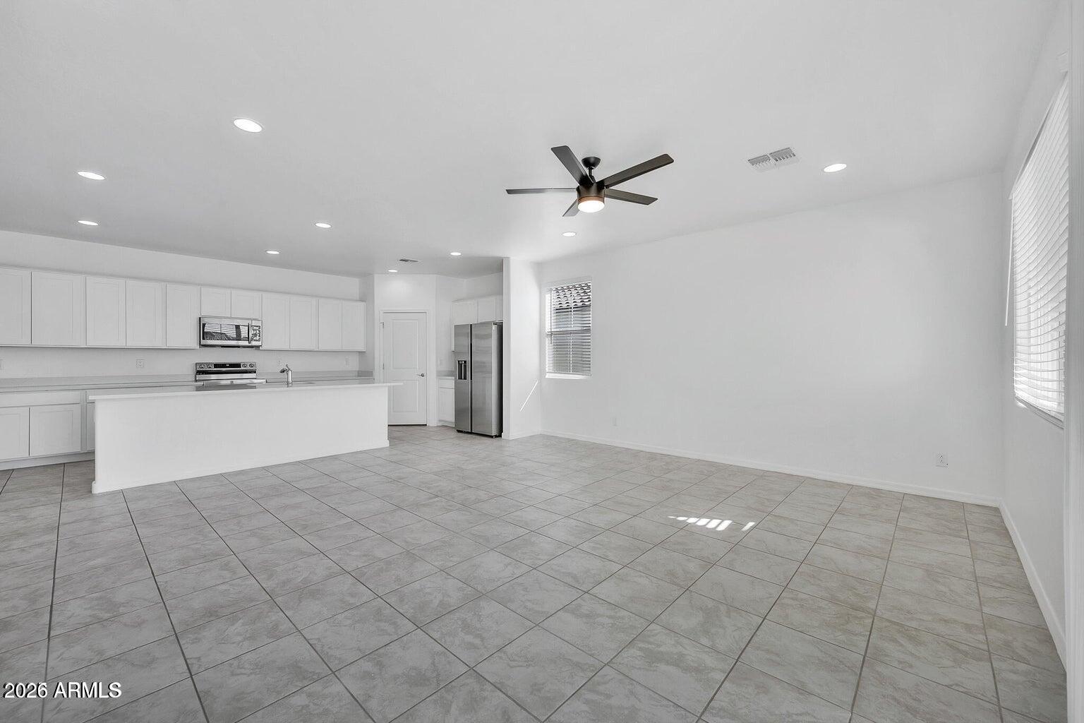 1135 E WESTWOOD Drive