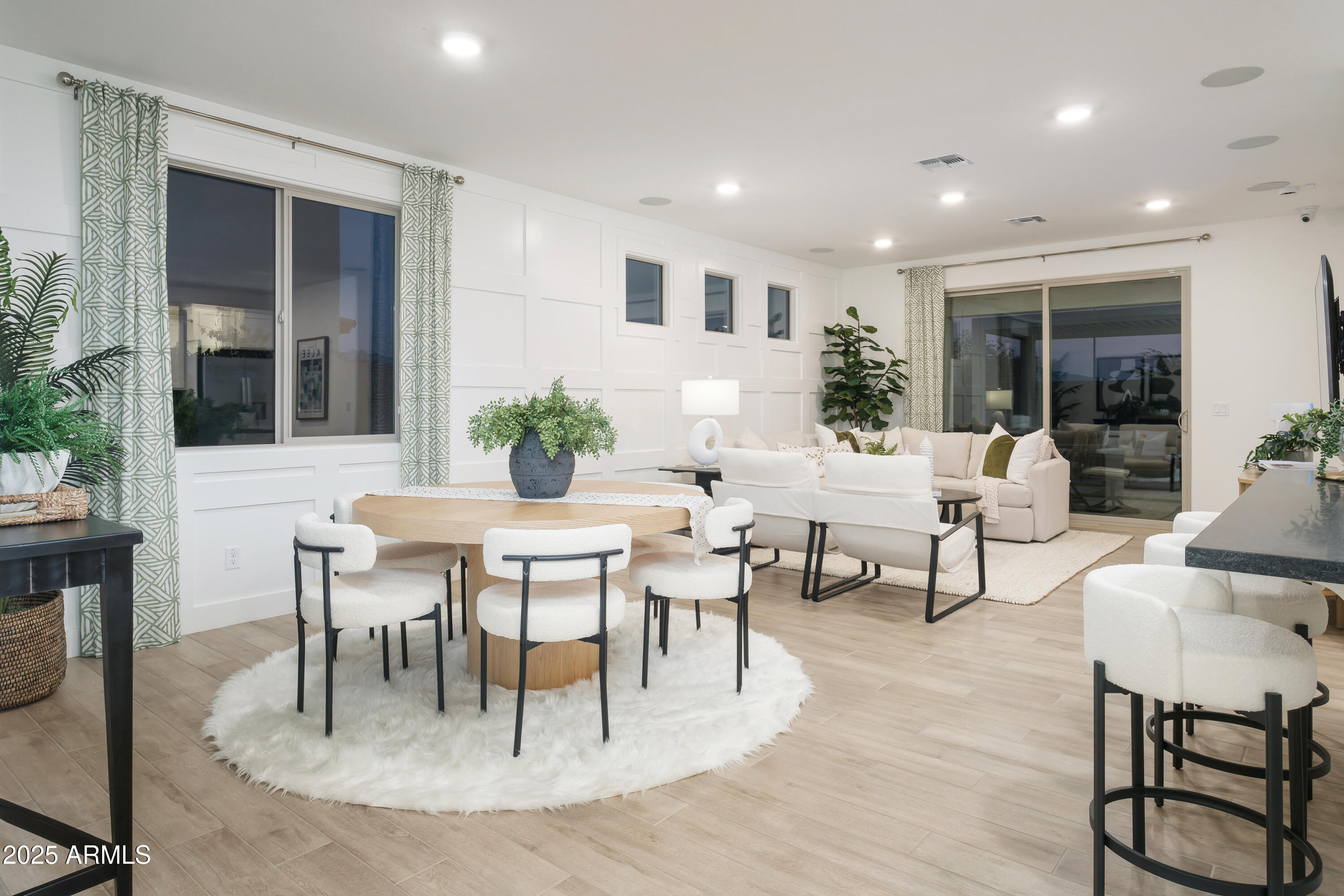 5012 W STRAY HORSE Lane