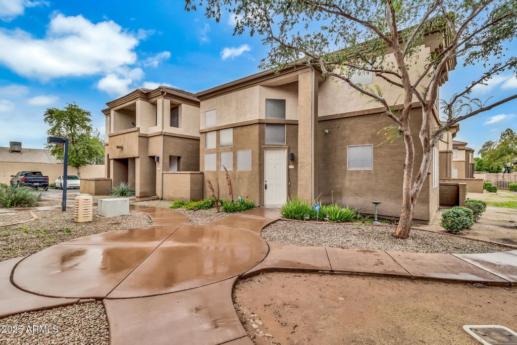Photo of 1445 E Broadway Road #106, Tempe, AZ 85282 (MLS # 6949697)