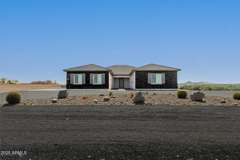 Photo of 1907 W Brooke Lane, Queen Creek, AZ 85144 (MLS # 6951557)