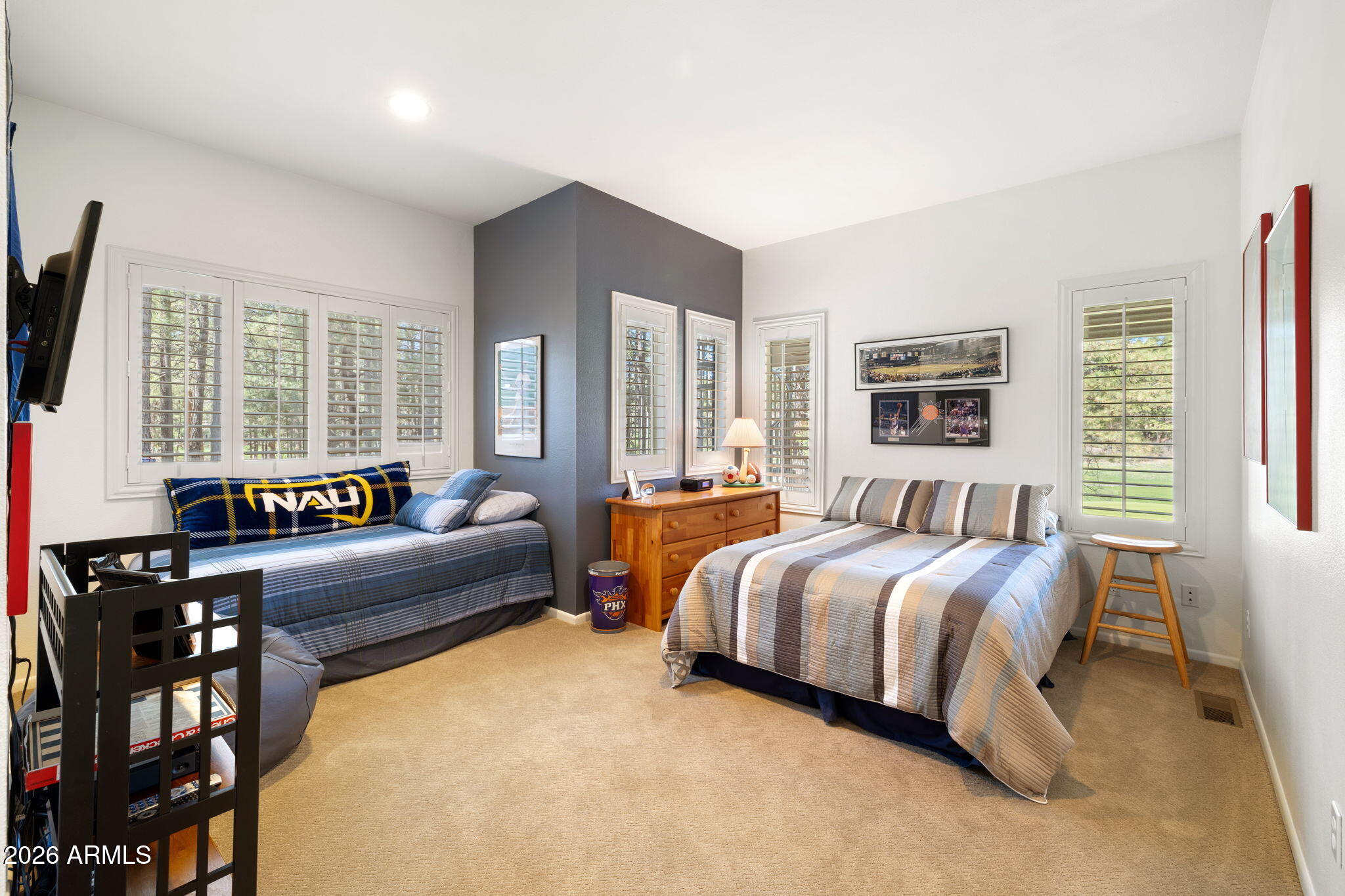 Flagstaff, Arizona, 86004, United States, 4 Bedrooms Bedrooms, ,4 BathroomsBathrooms,Residential,Active,2037117