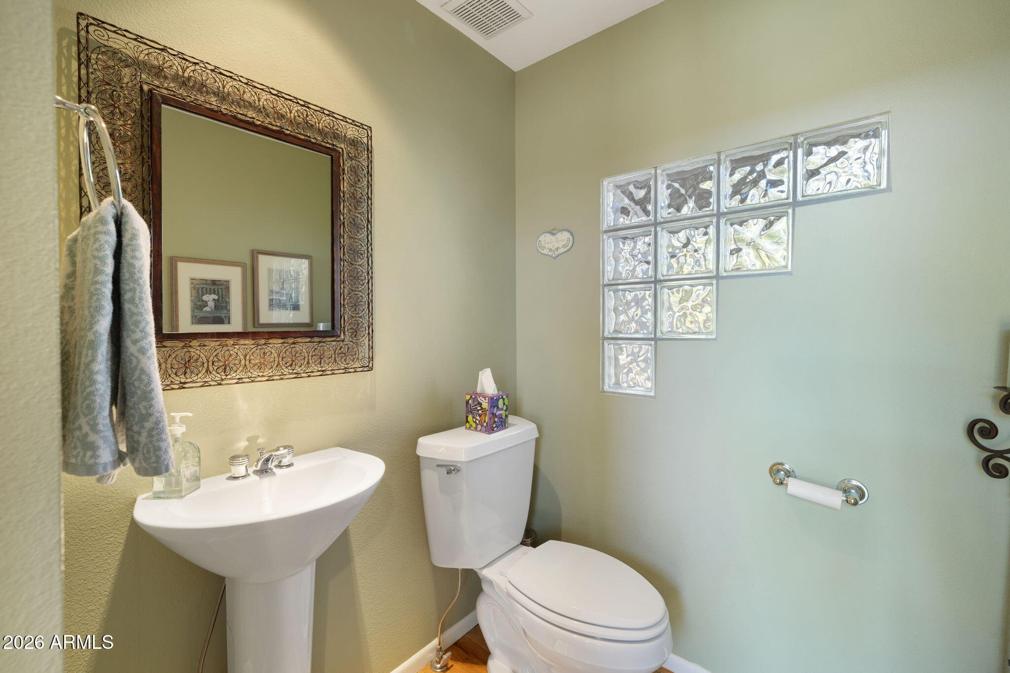 Flagstaff, Arizona, 86004, United States, 4 Bedrooms Bedrooms, ,4 BathroomsBathrooms,Residential,Active,2037117