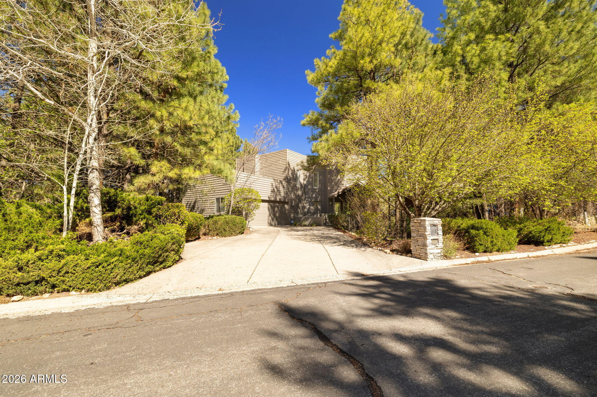 Flagstaff, Arizona, 86004, United States, 4 Bedrooms Bedrooms, ,4 BathroomsBathrooms,Residential,Active,2037117